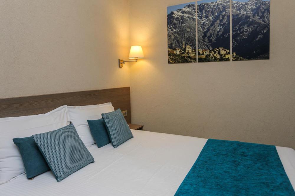 Standard Double Room photo 2