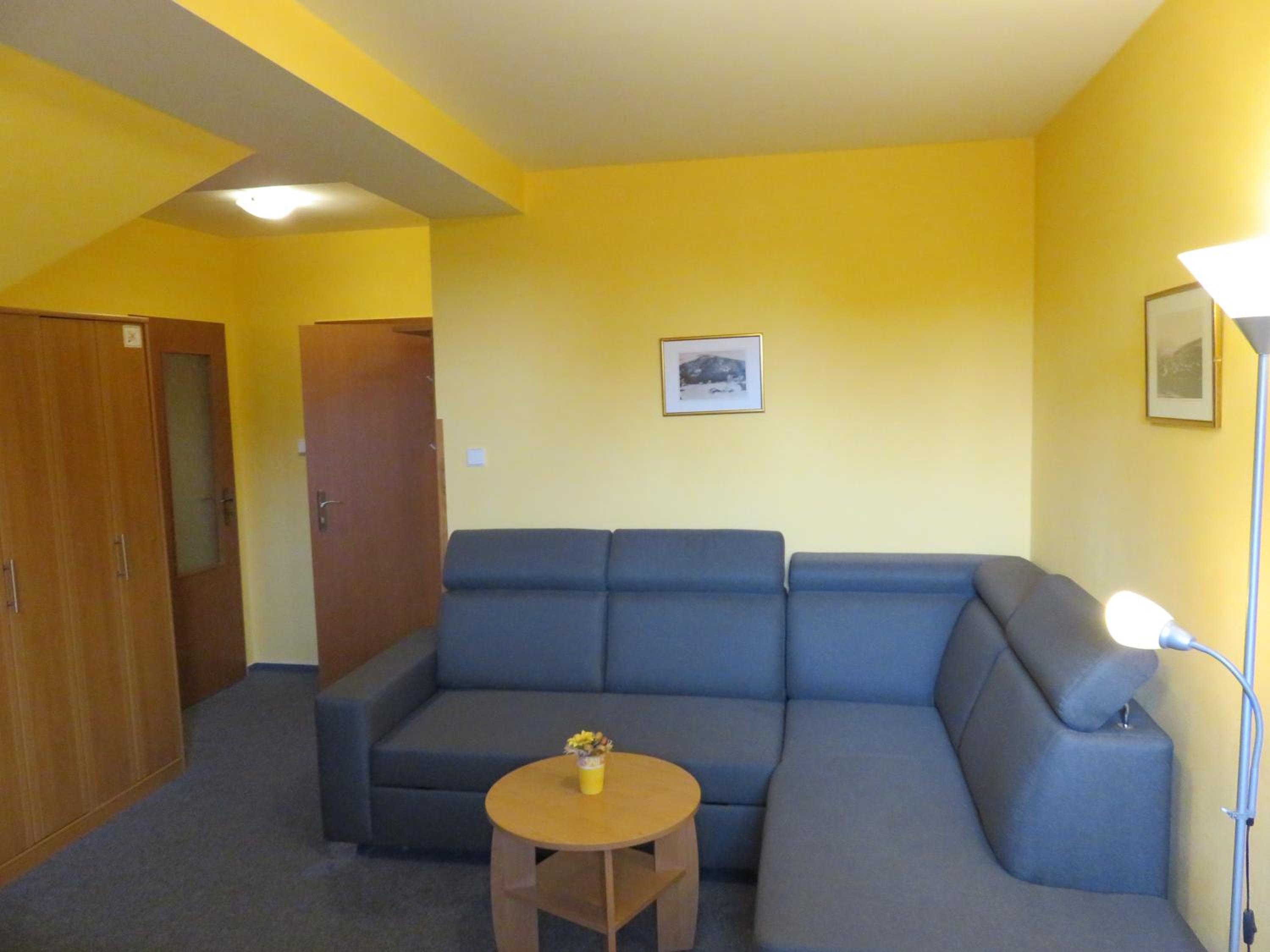 Family Room with Mountain View photo 3