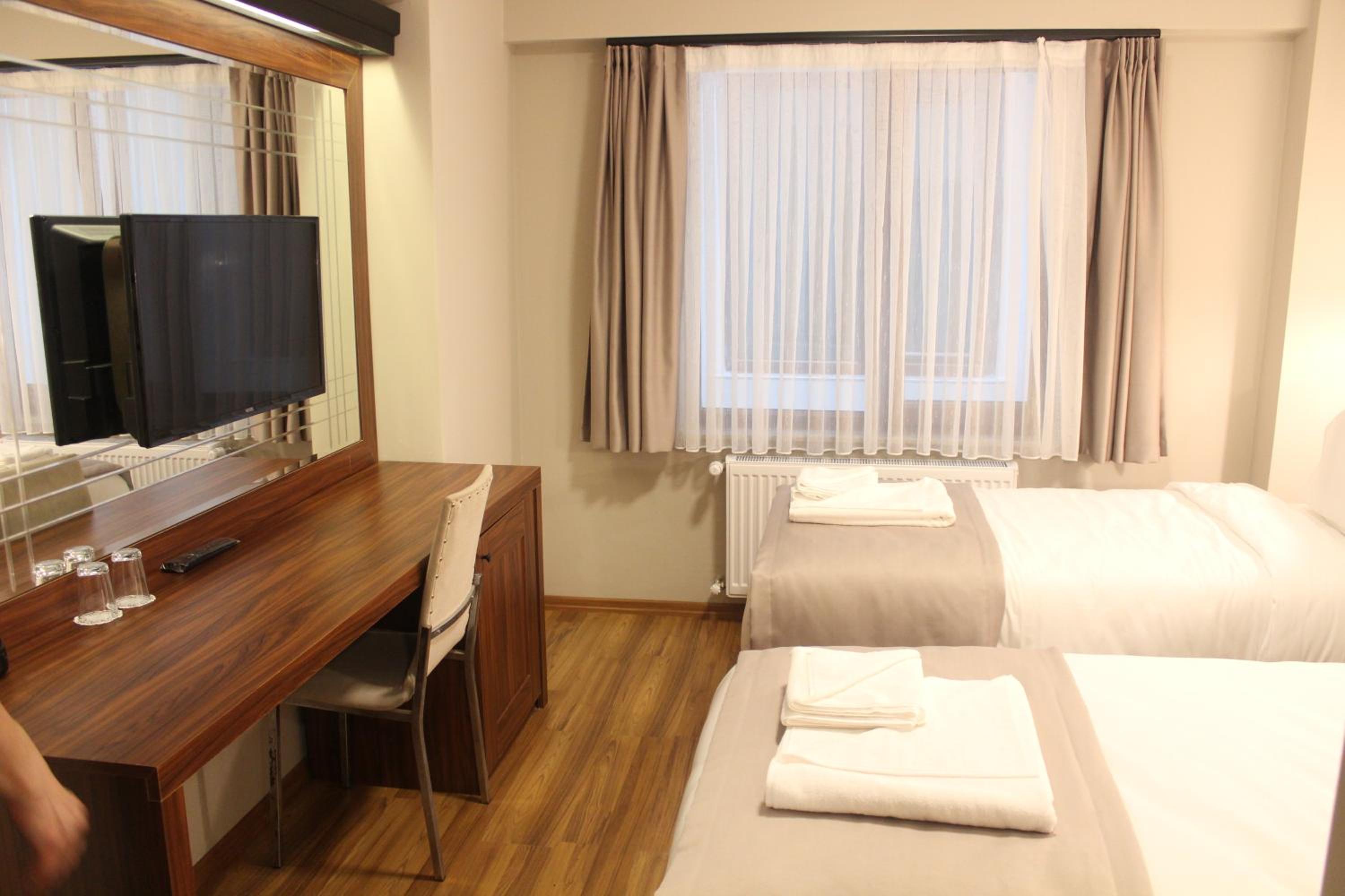 Standard Twin Room photo 3