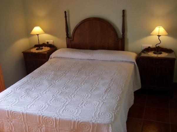 Four-Bedroom House - Photo 2