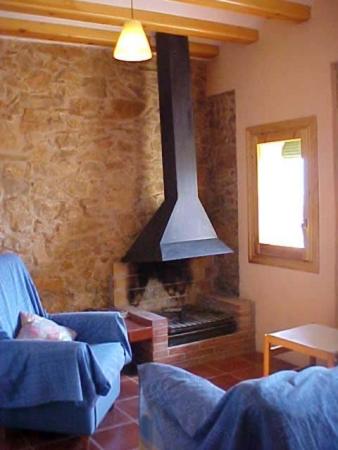 Four-Bedroom House - Photo 16