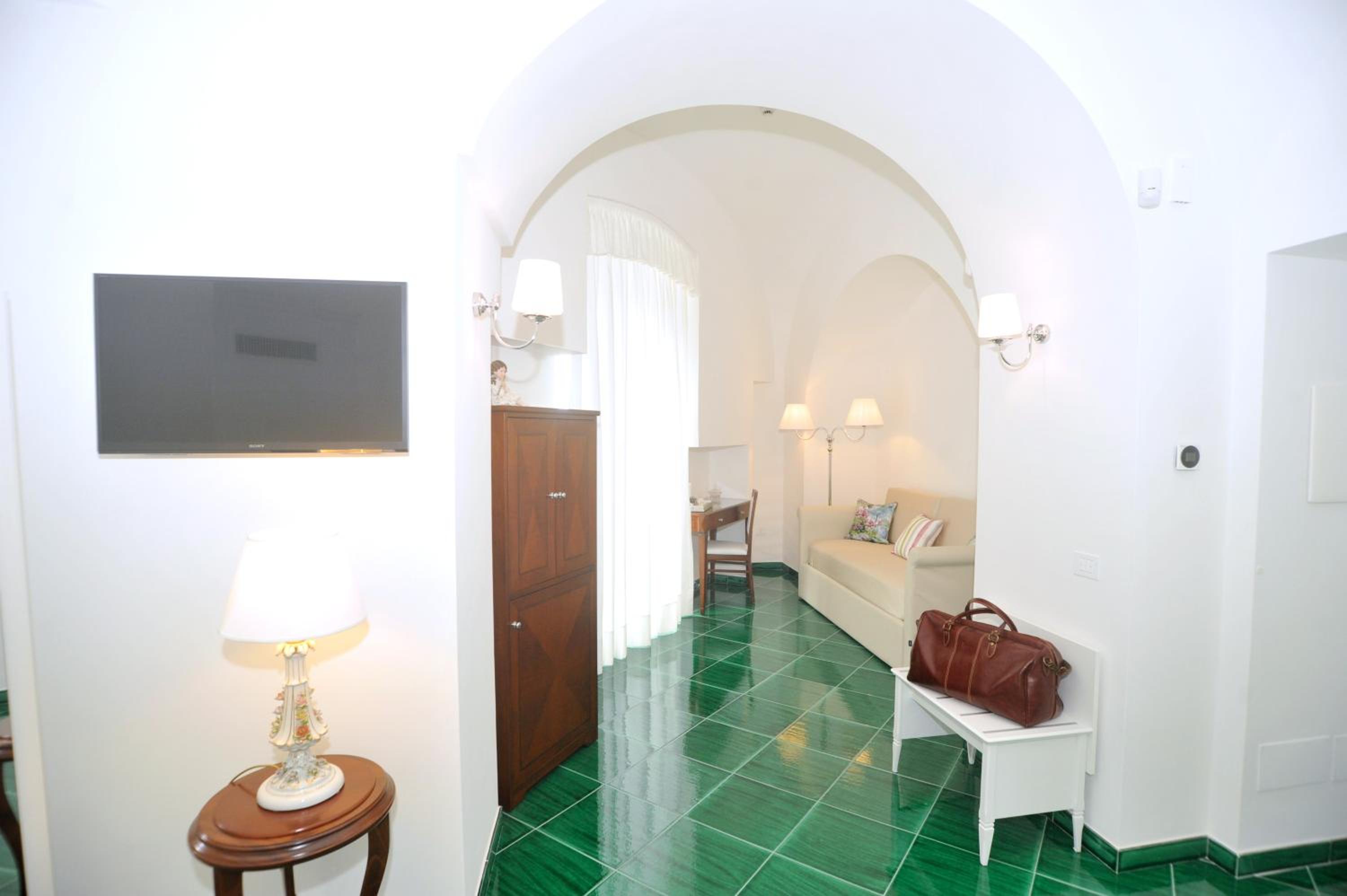 King Suite with Sea View - Photo 15