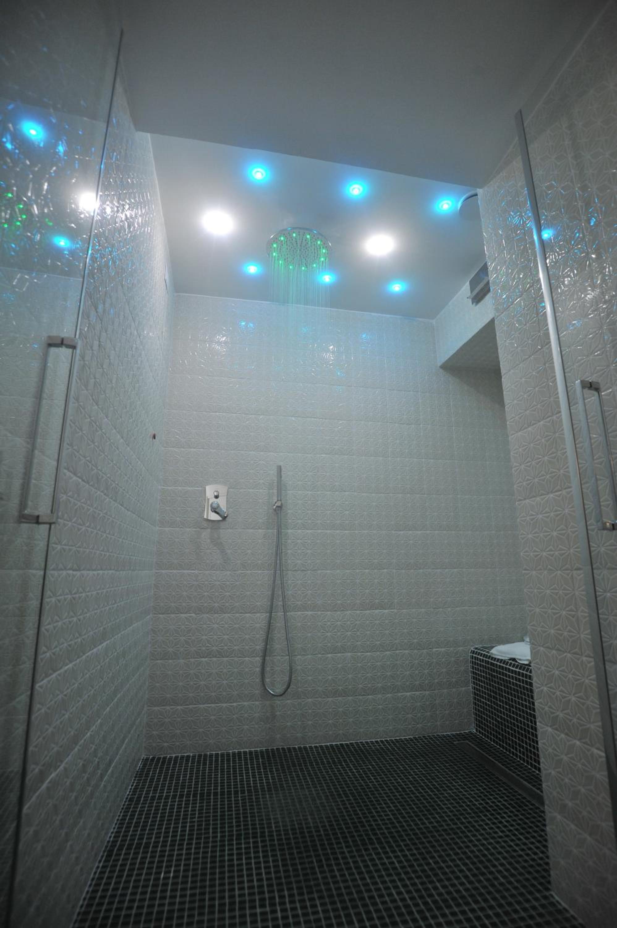 King Suite with Sea View - Photo 29
