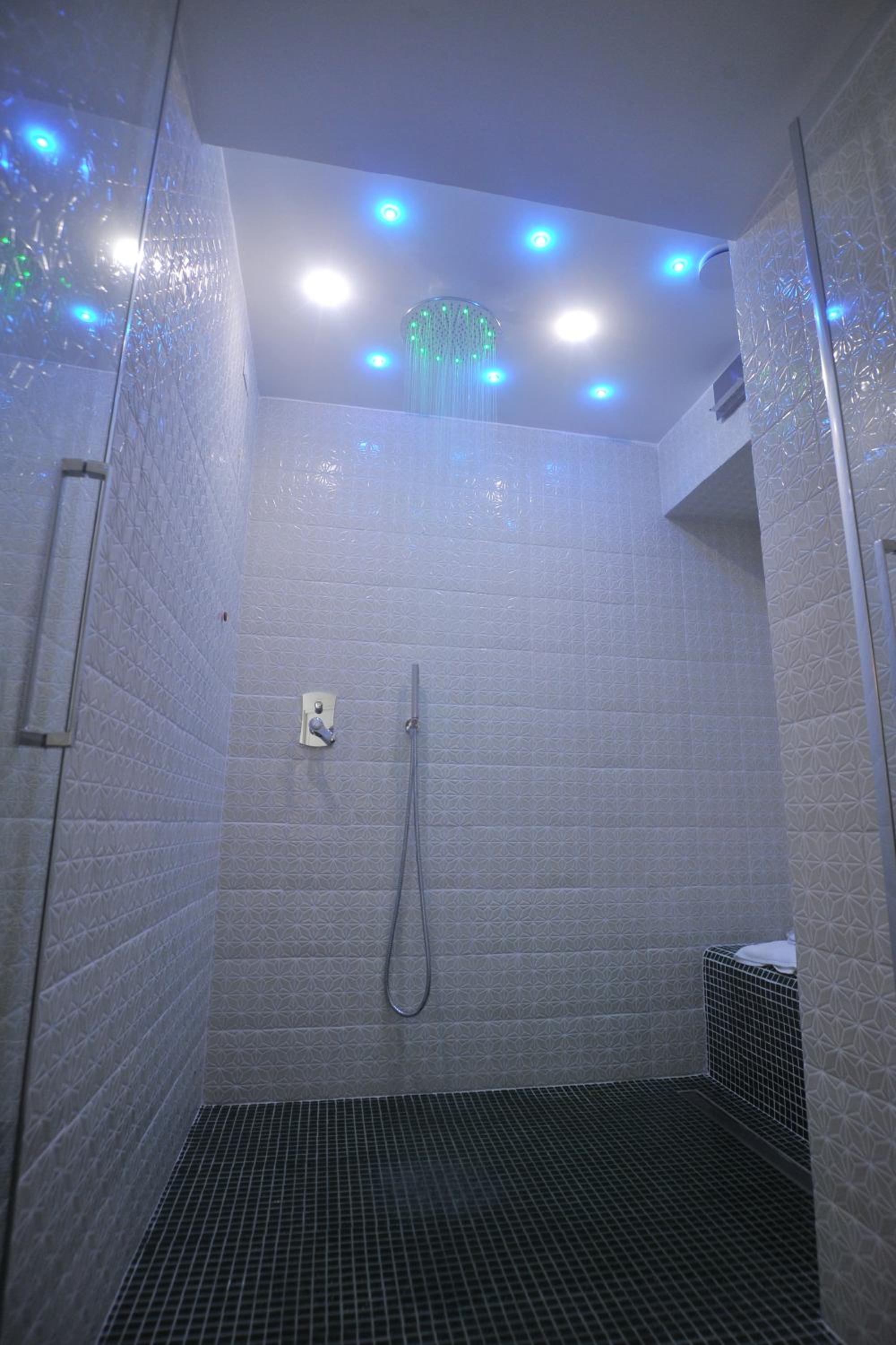 King Suite with Sea View - Photo 32