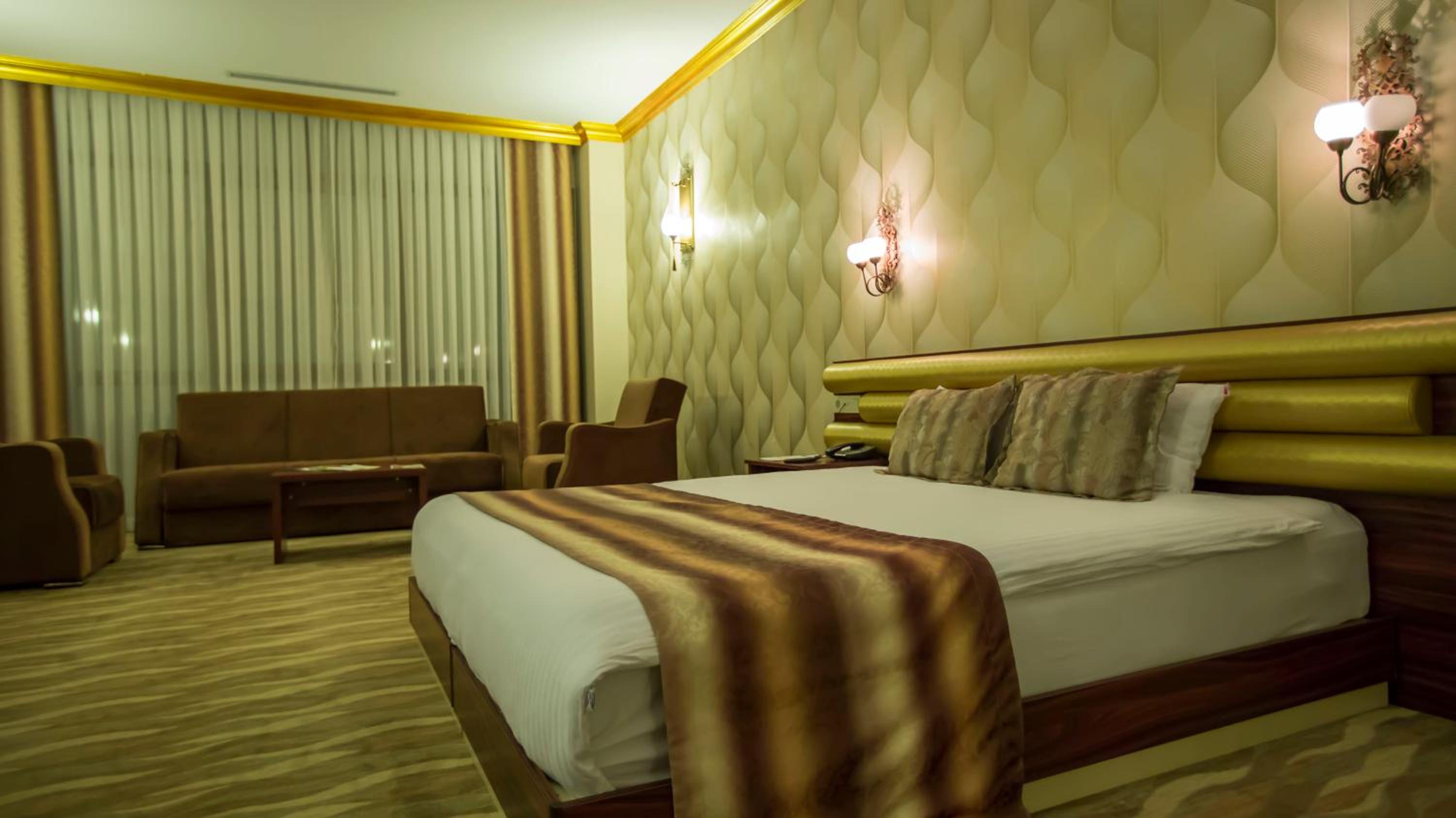 Standard Double or Twin Room - Photo 10