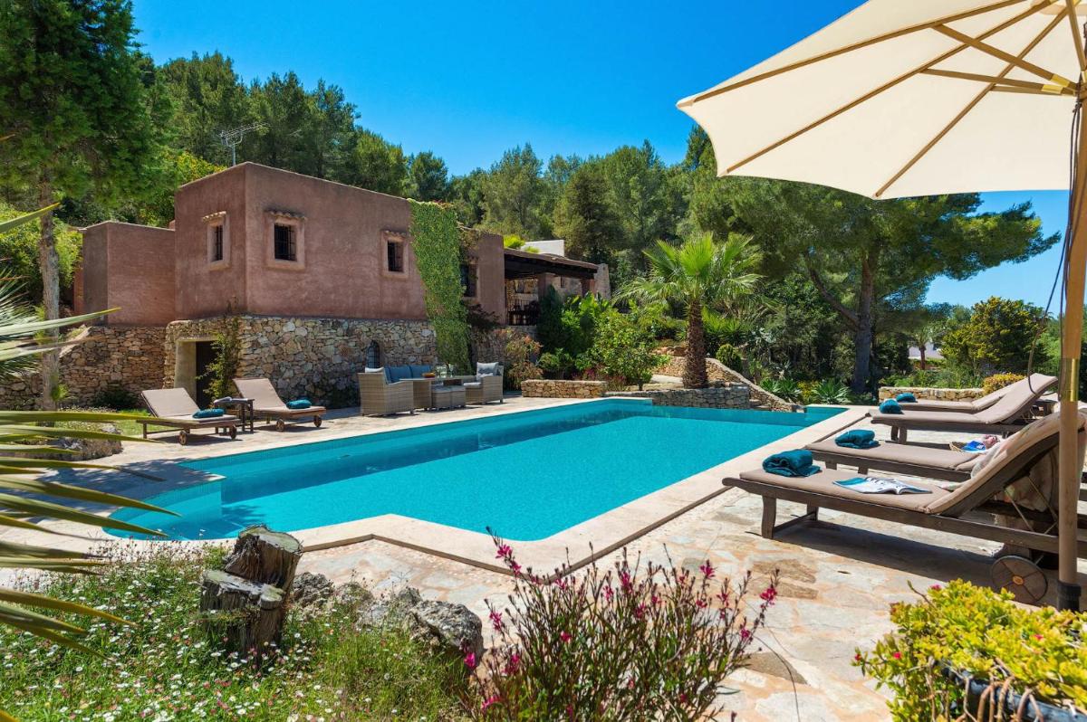 Three-Bedroom Villa photo 1