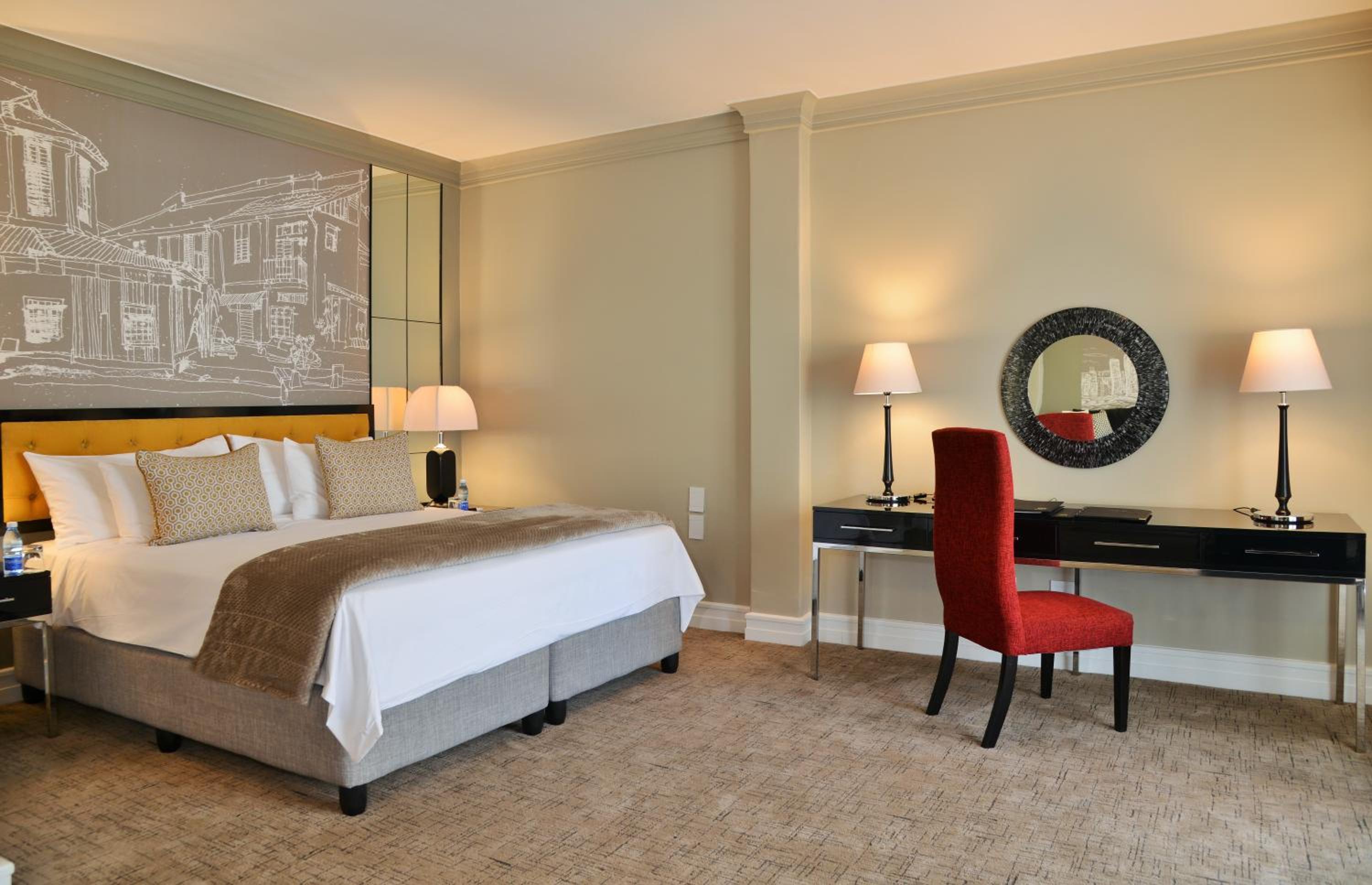Suite - Photo 12