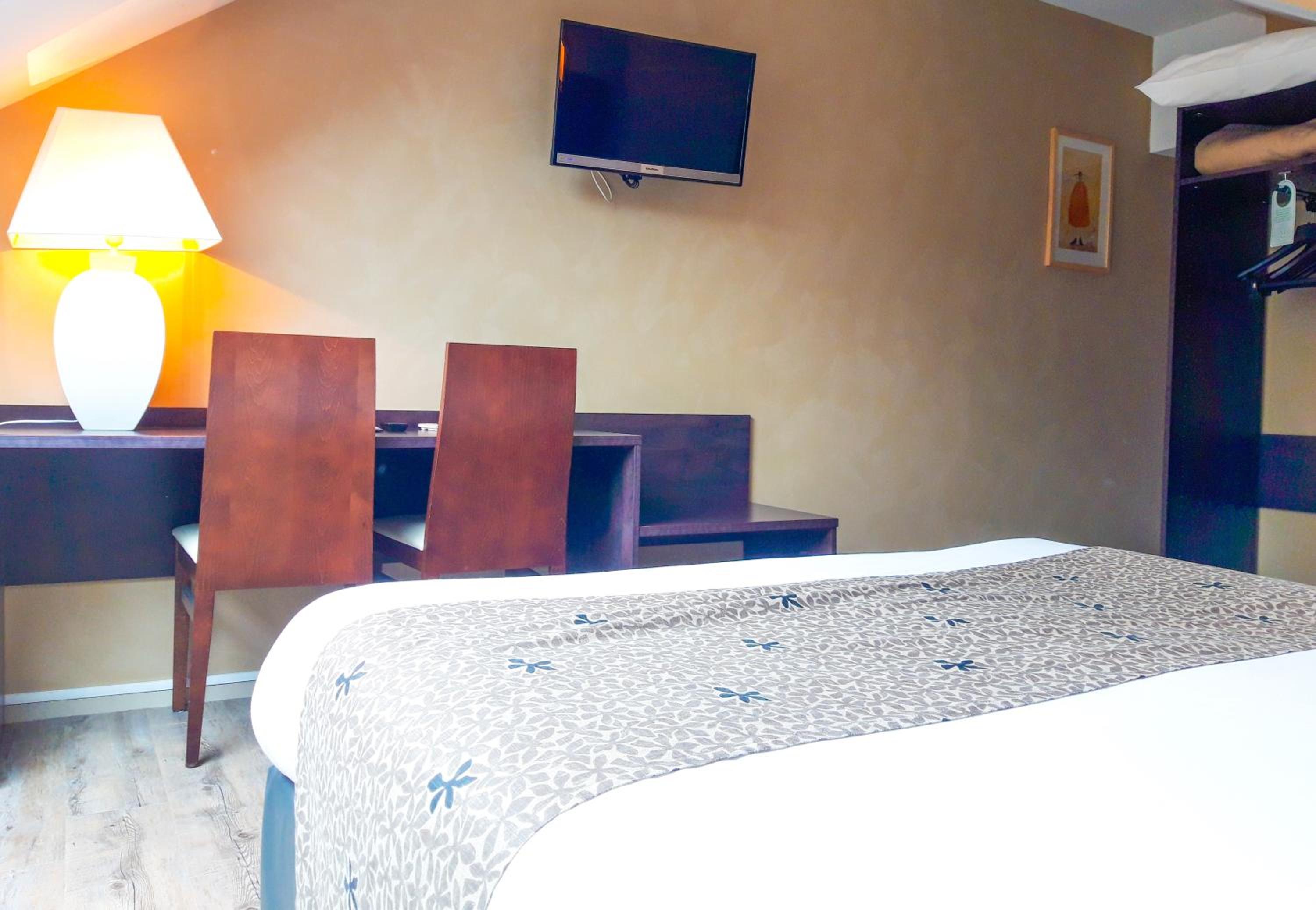 Standard Double Room photo 3