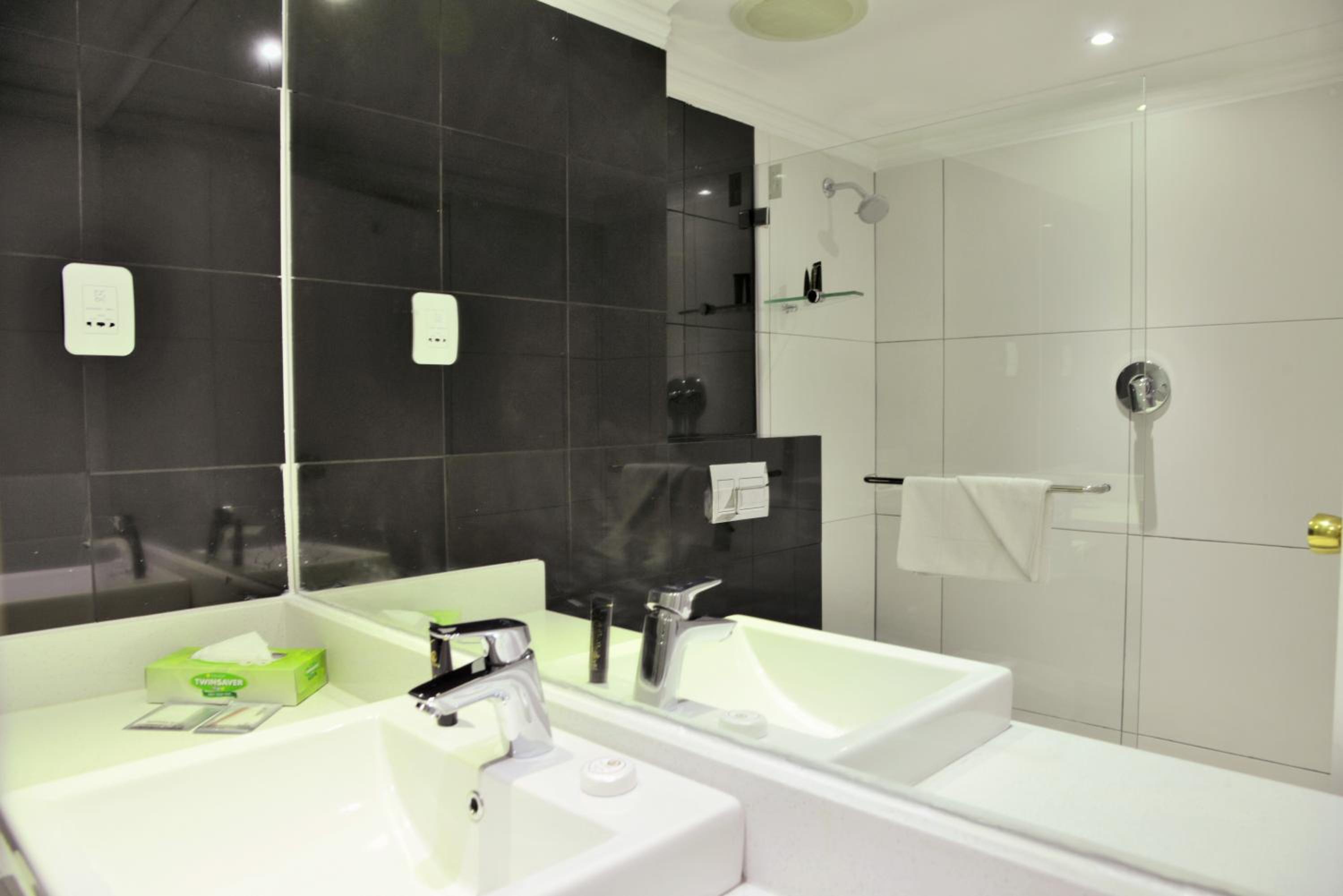 Double Room - Disability Access - Photo 4
