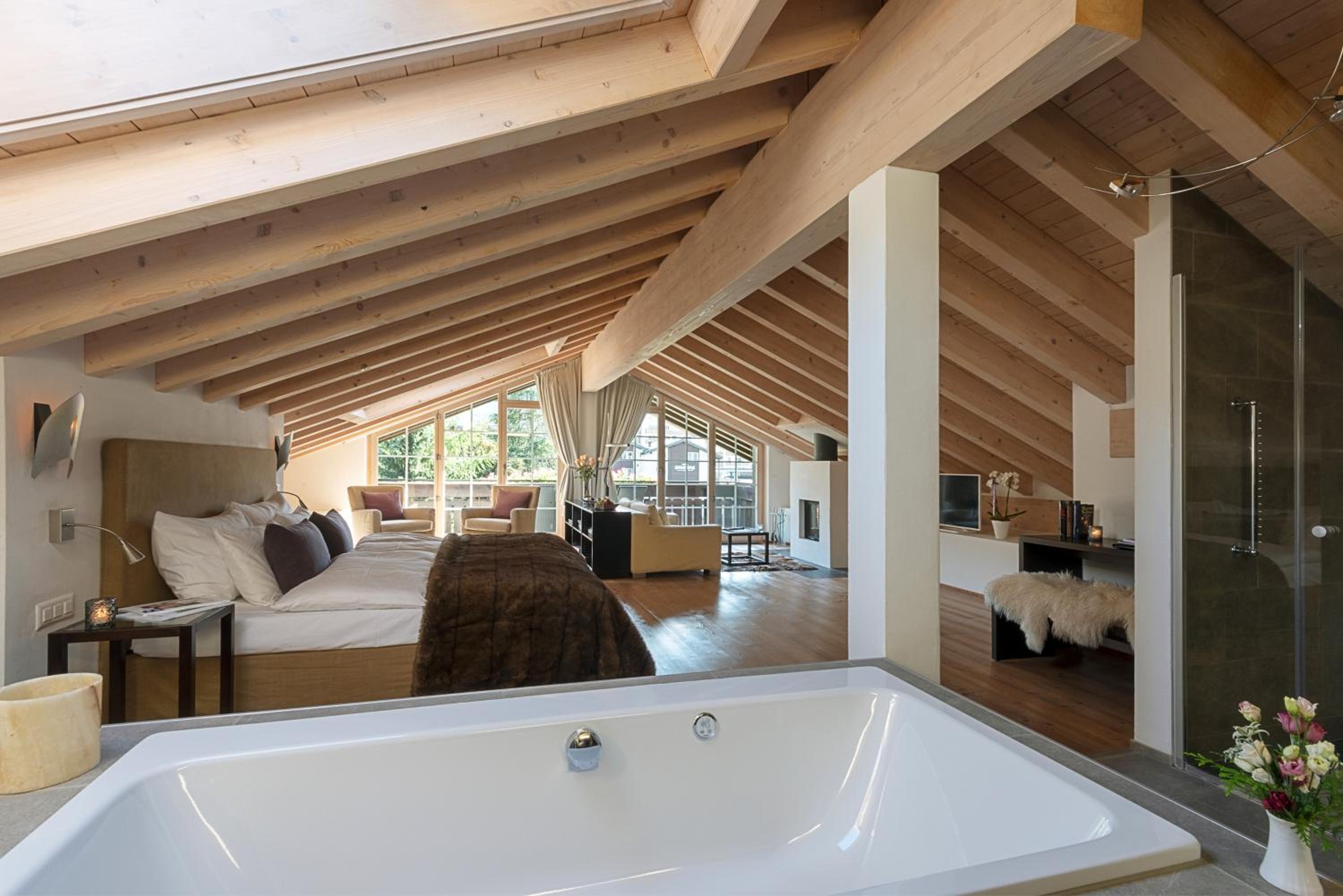 Alpine Loft Suite with Matterhorn View photo 2