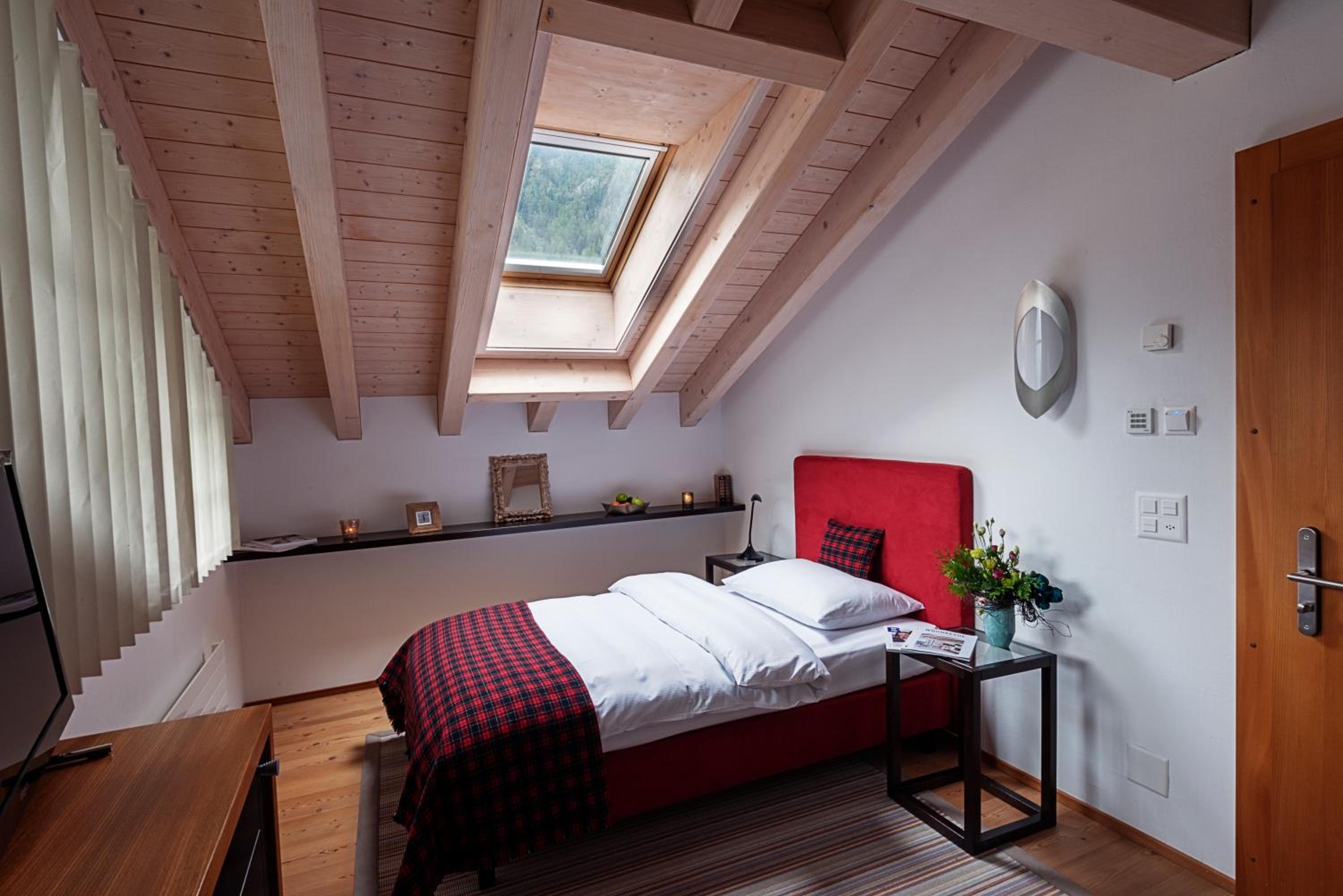Alpine Single Room photo 3