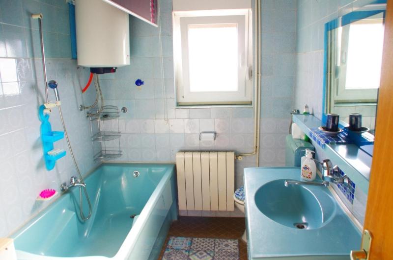 One-Bedroom Apartment - Photo 4