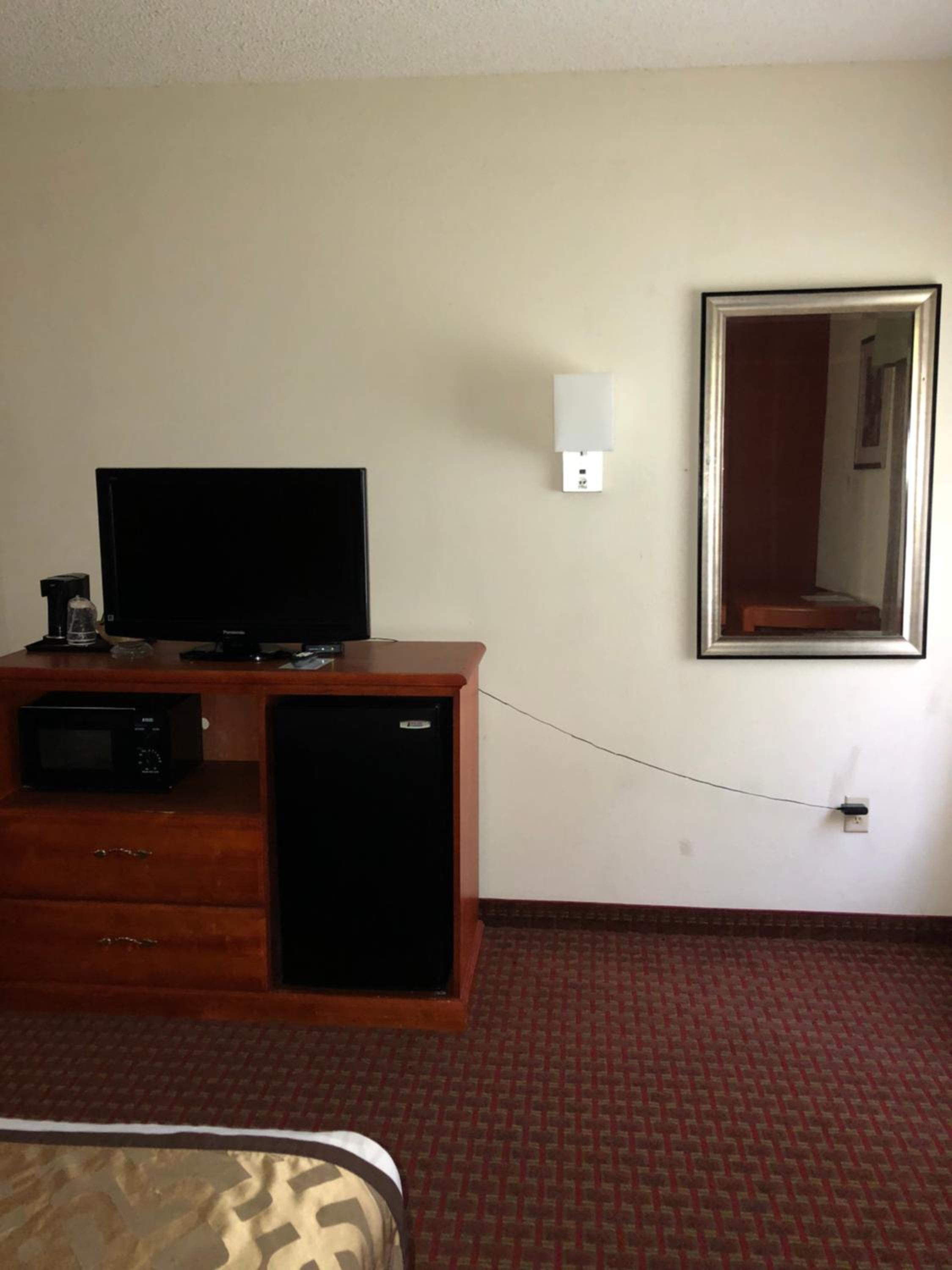 Millennium Inn, Bilde 3