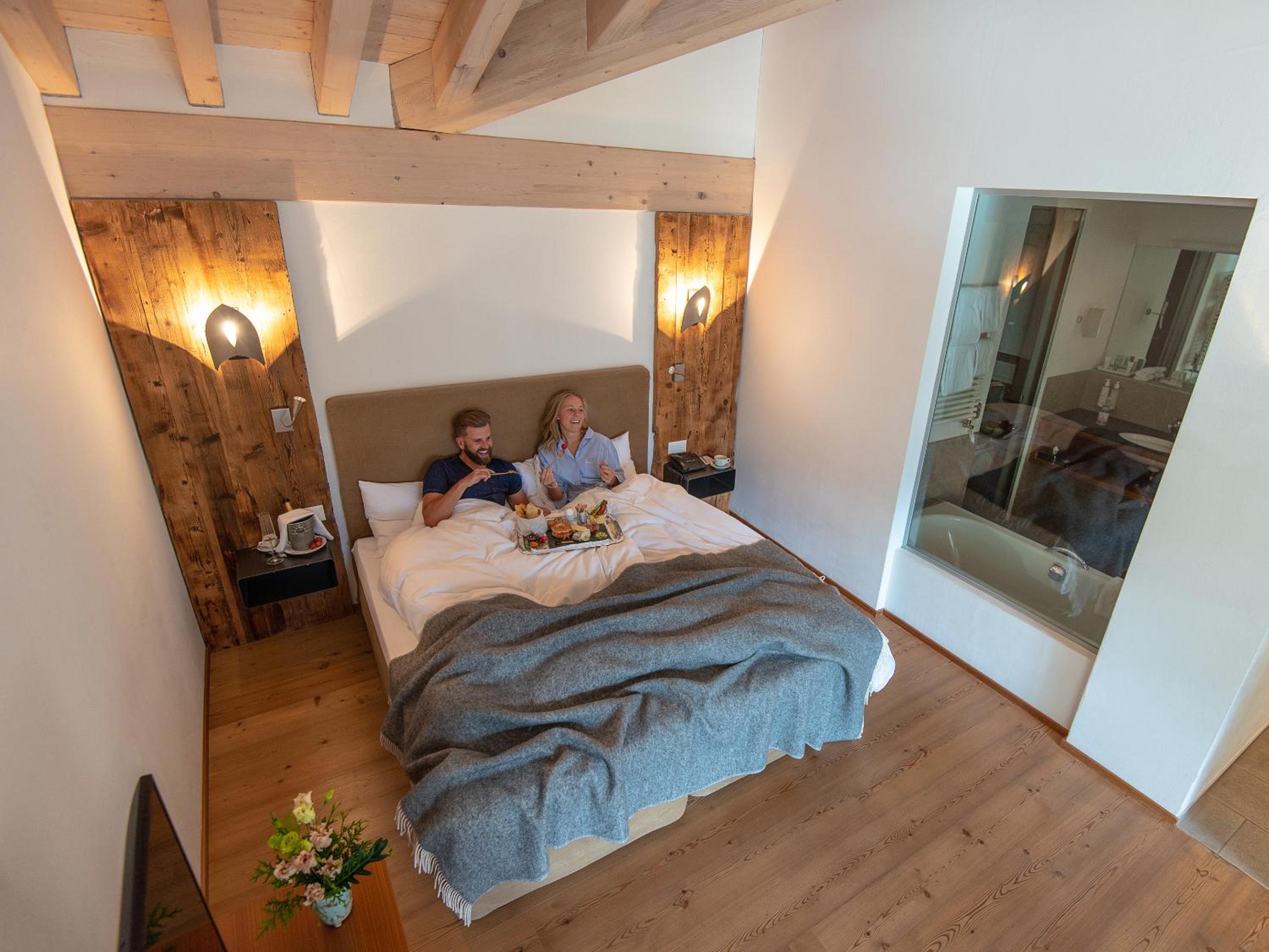 Alpine Junior Suite with Matterhorn View photo 3