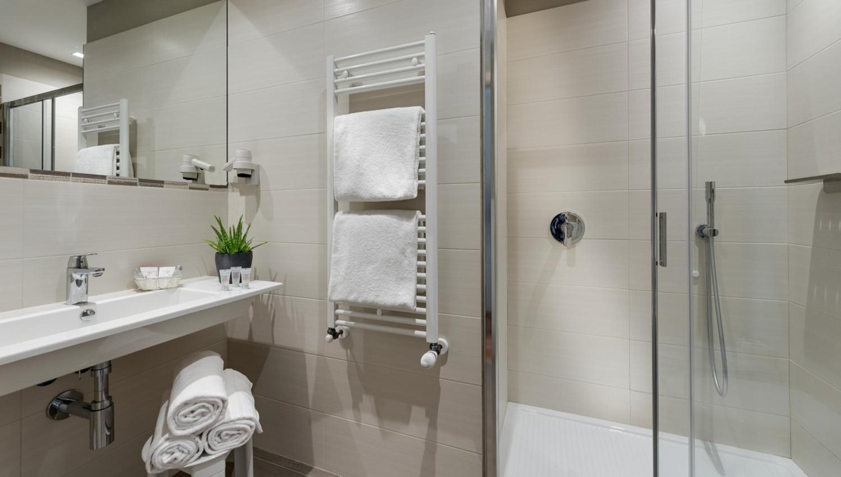 Superior Double Room - Photo 3