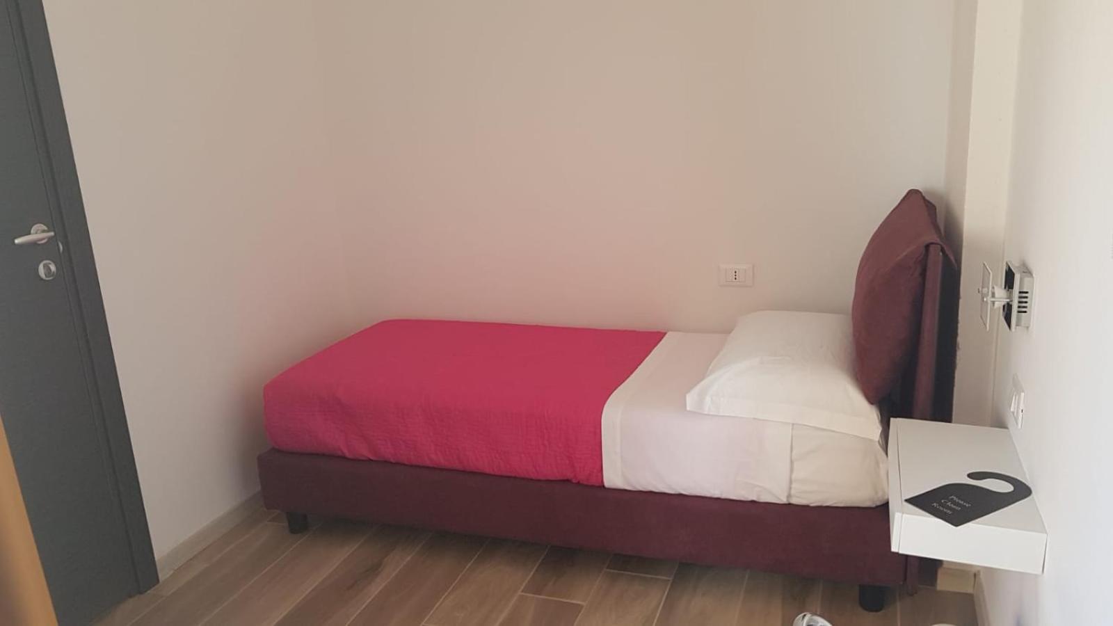 Single Room photo 1