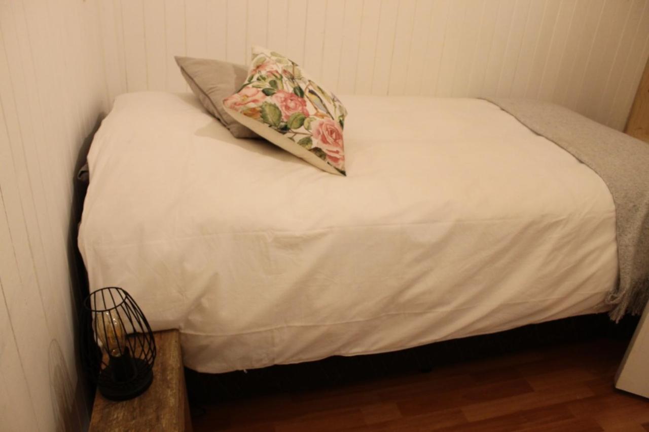 Three-Bedroom House photo 3