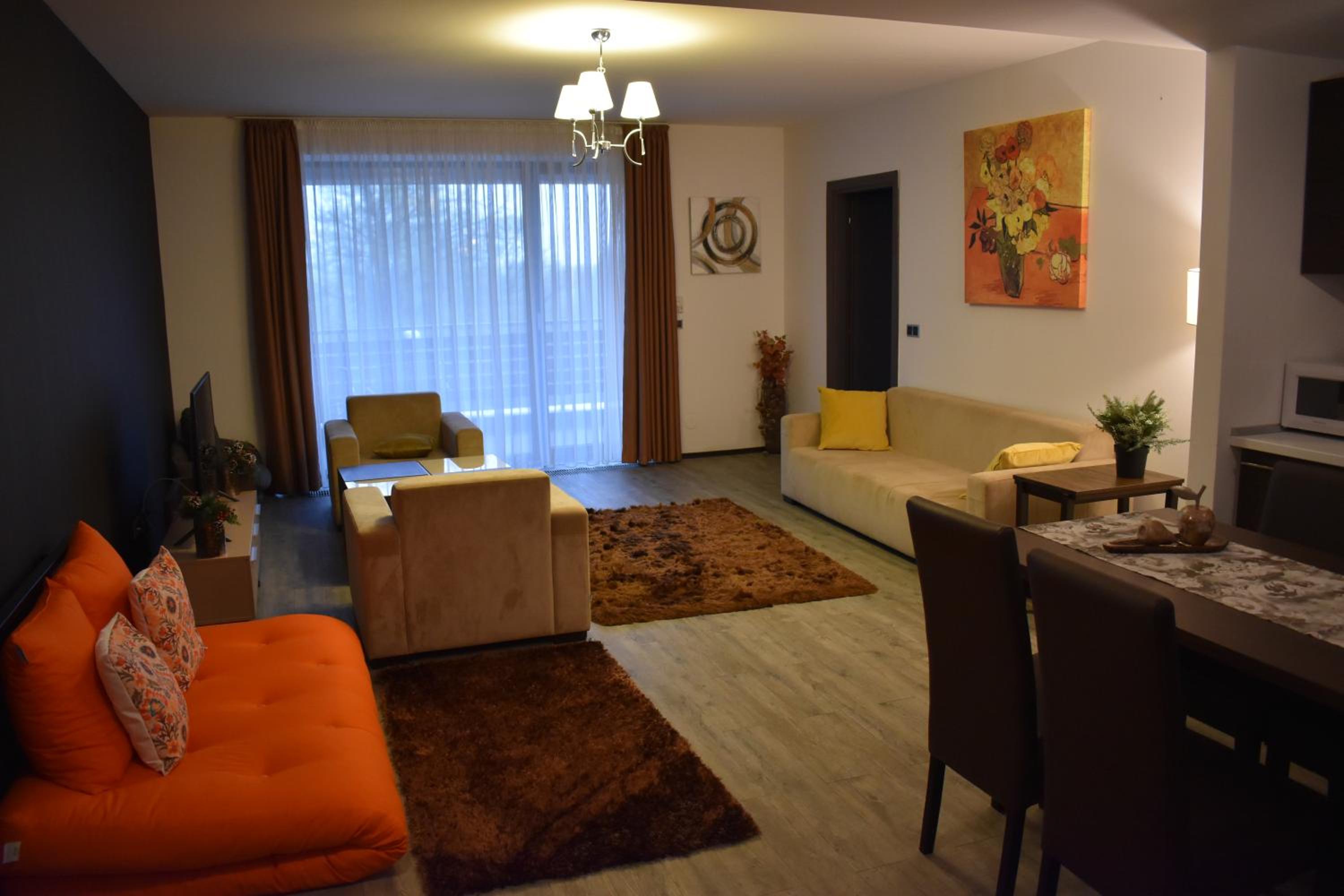 One-Bedroom Apartment photo 1