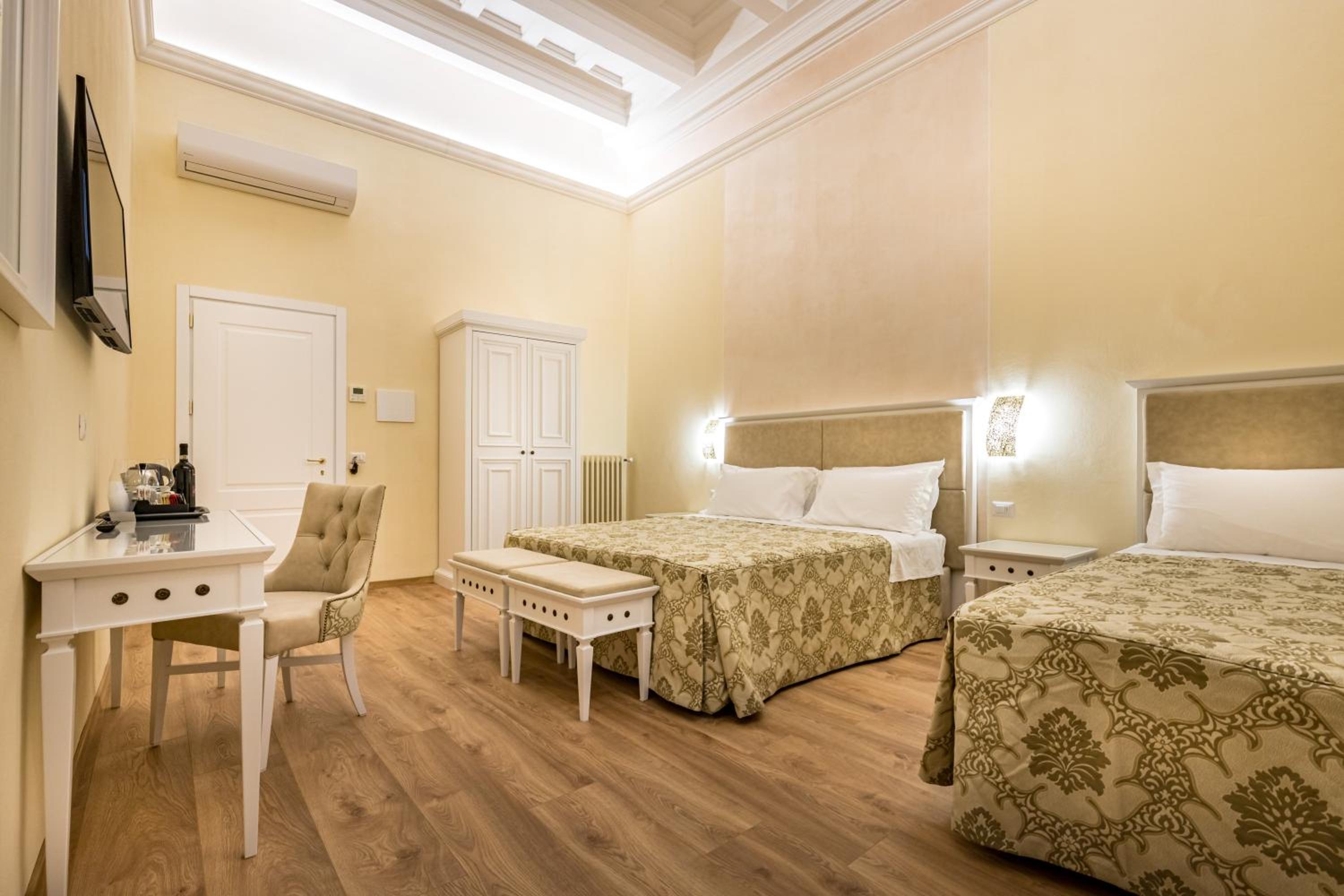 Deluxe Family Room