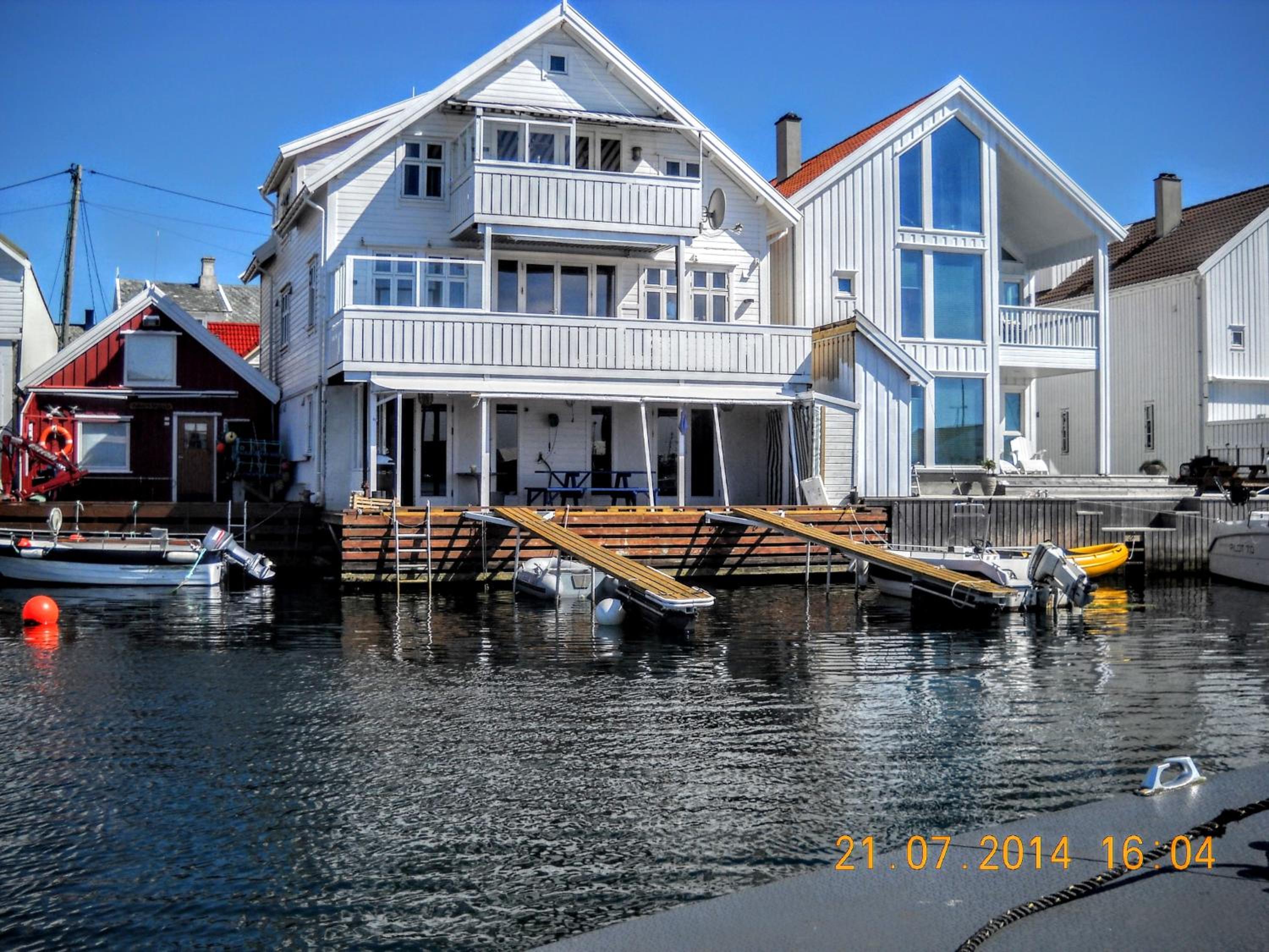 Apartment with Sea View - Photo 7