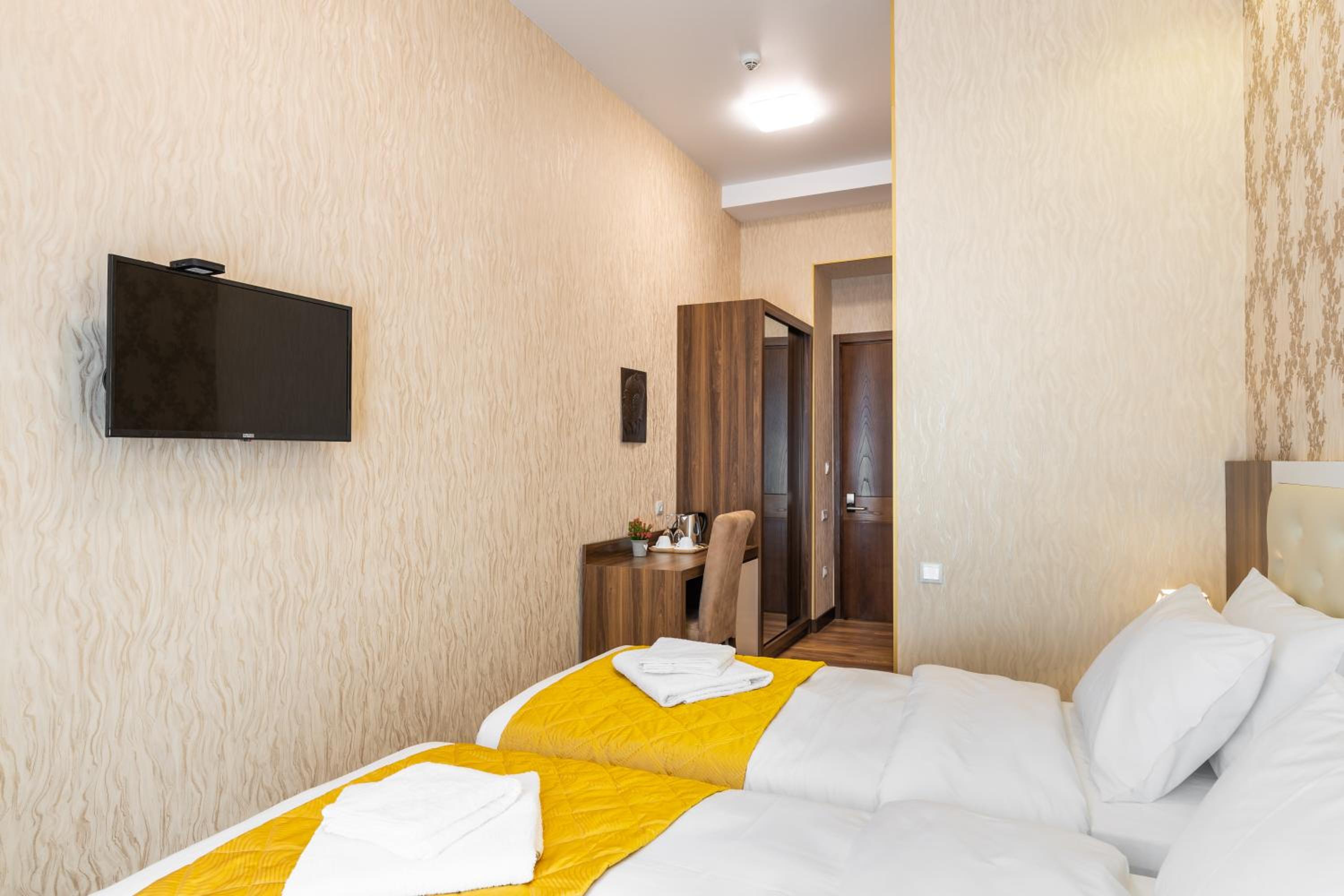 Superior Double or Twin Room photo 2