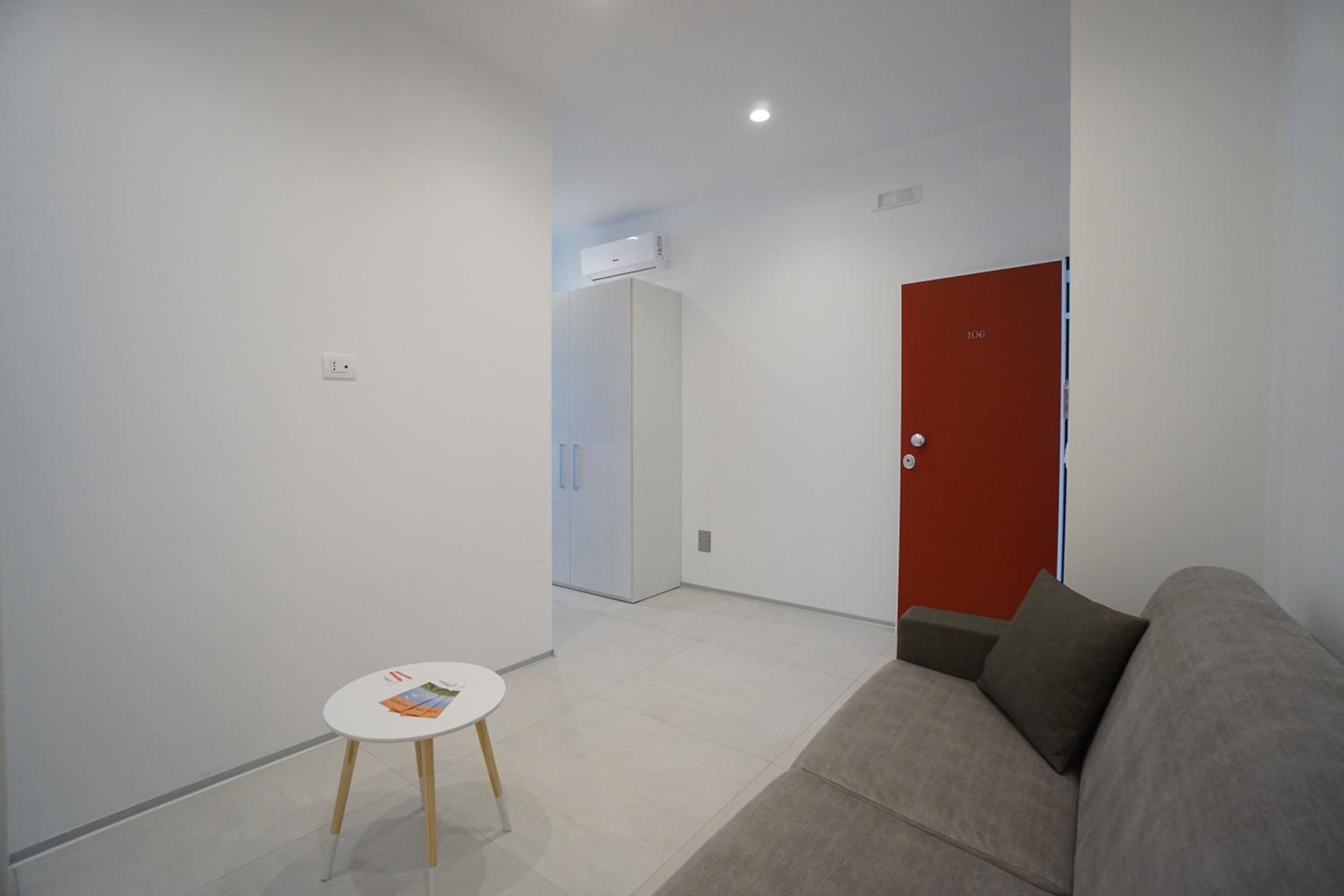 Deluxe Double or Twin Room - Photo 8
