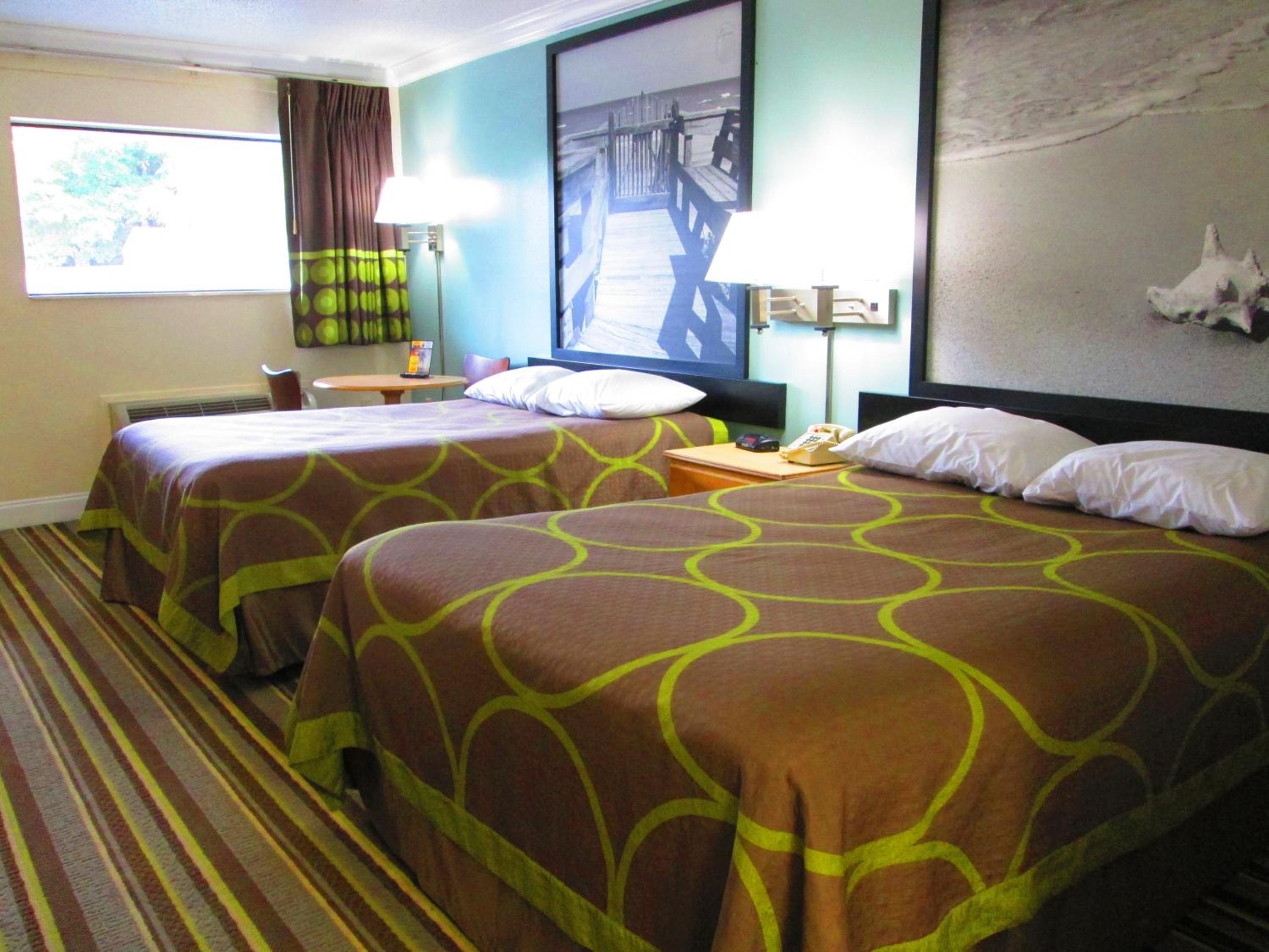 Two Double Beds - Smoking photo 3