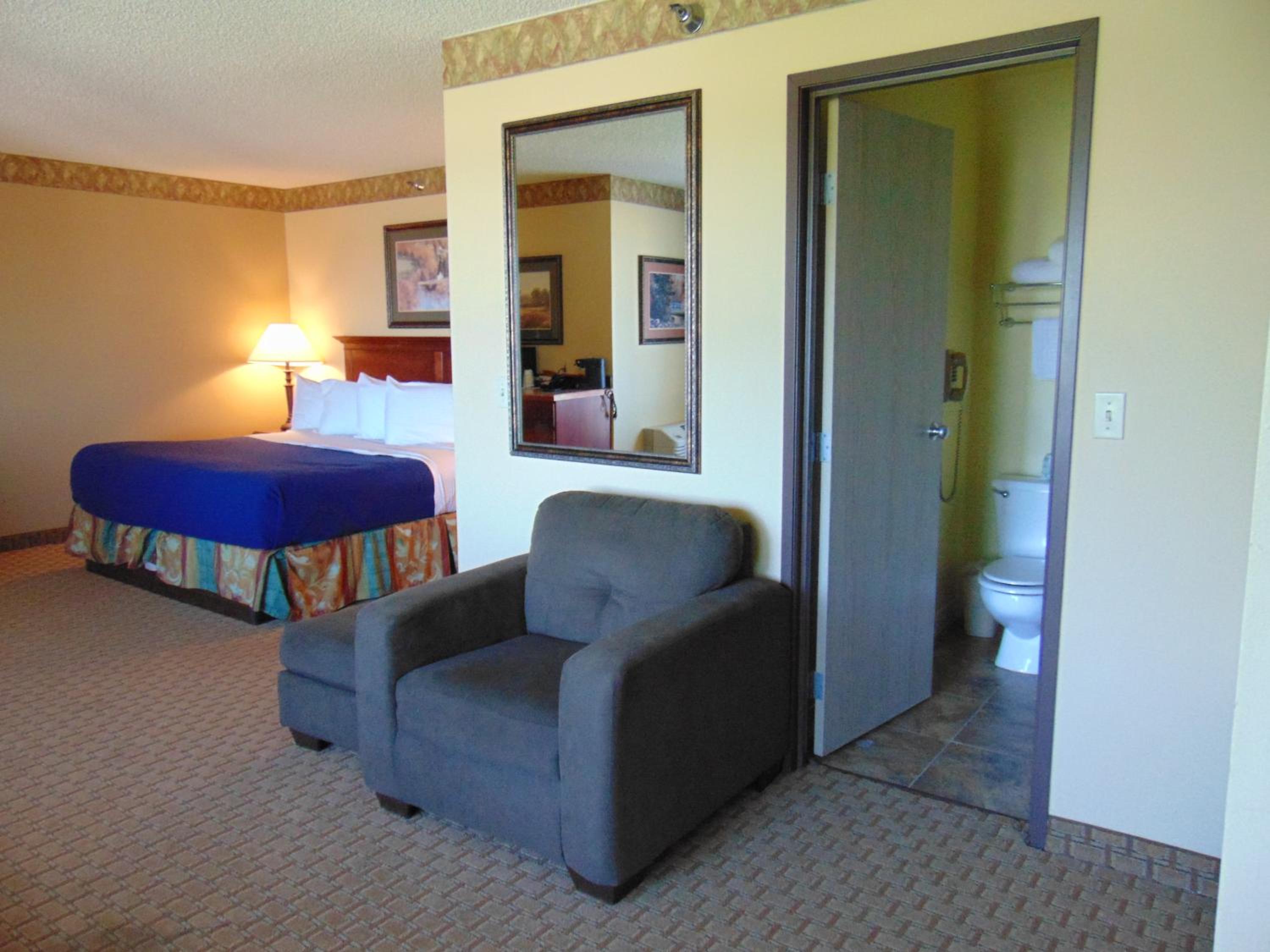 King Suite with Spa Bath photo 1