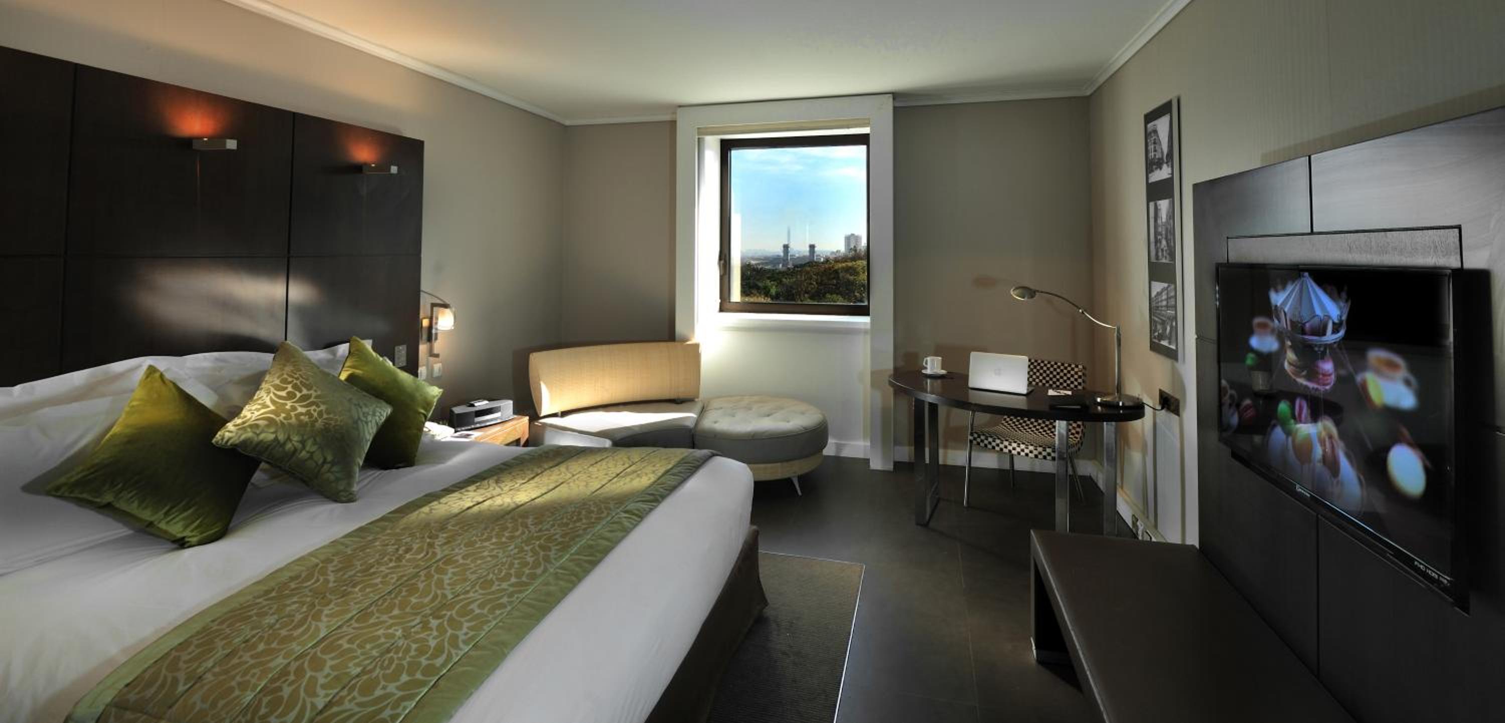 Luxury King Room with Garden View - Photo 2
