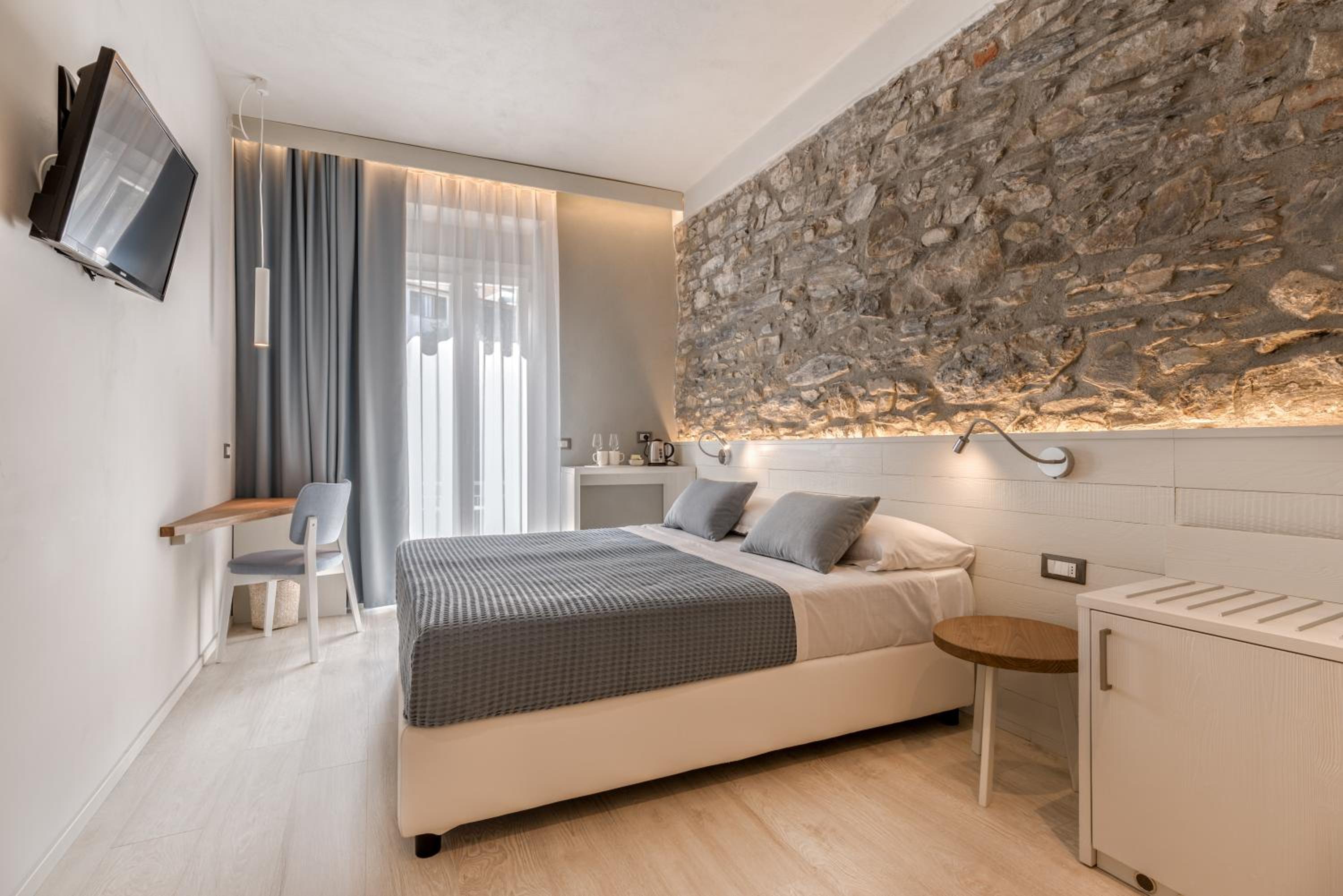 Double or Twin Room with Balcony photo 2