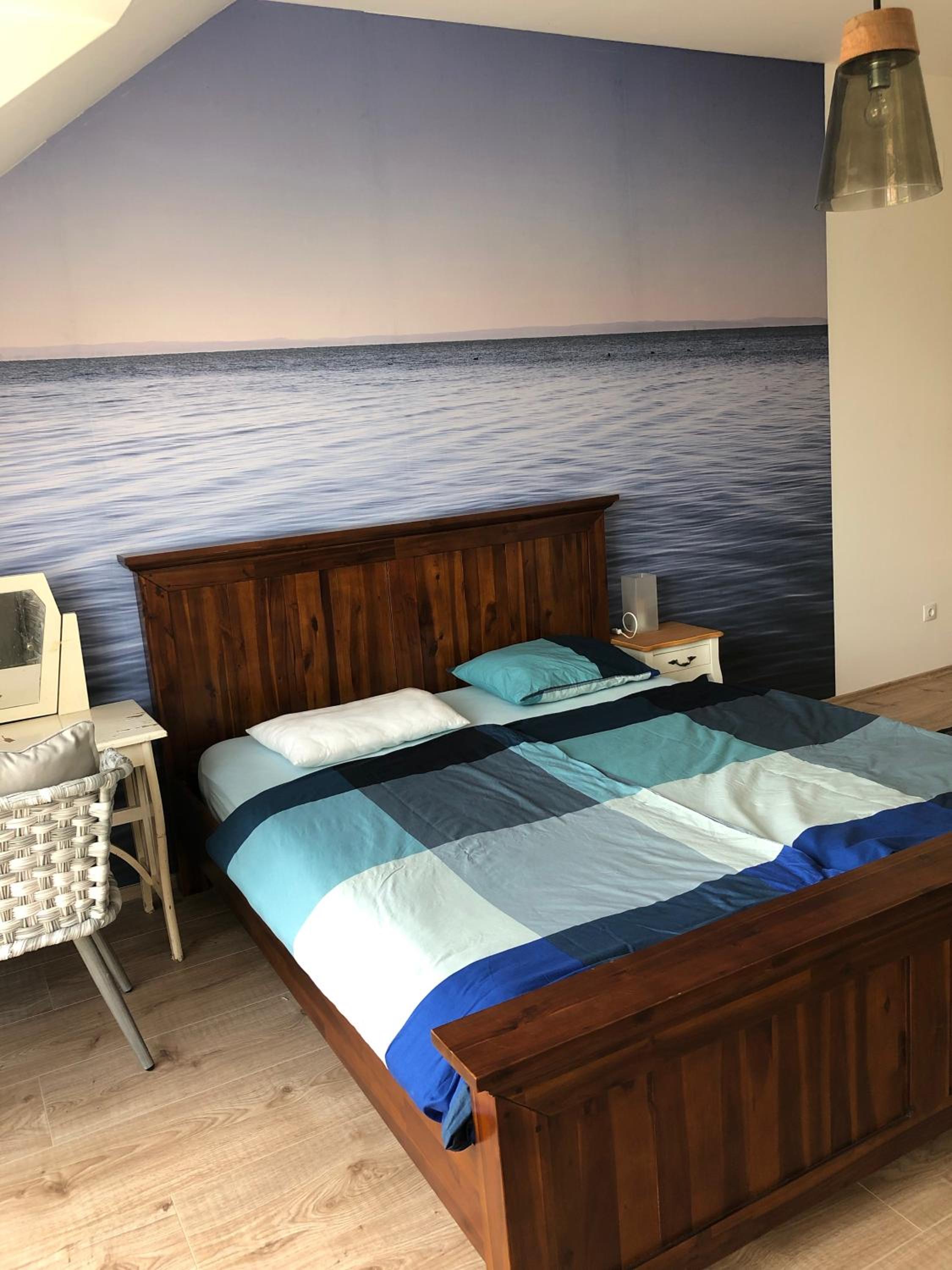 Deluxe Room with Private Bathroom - Photo 1