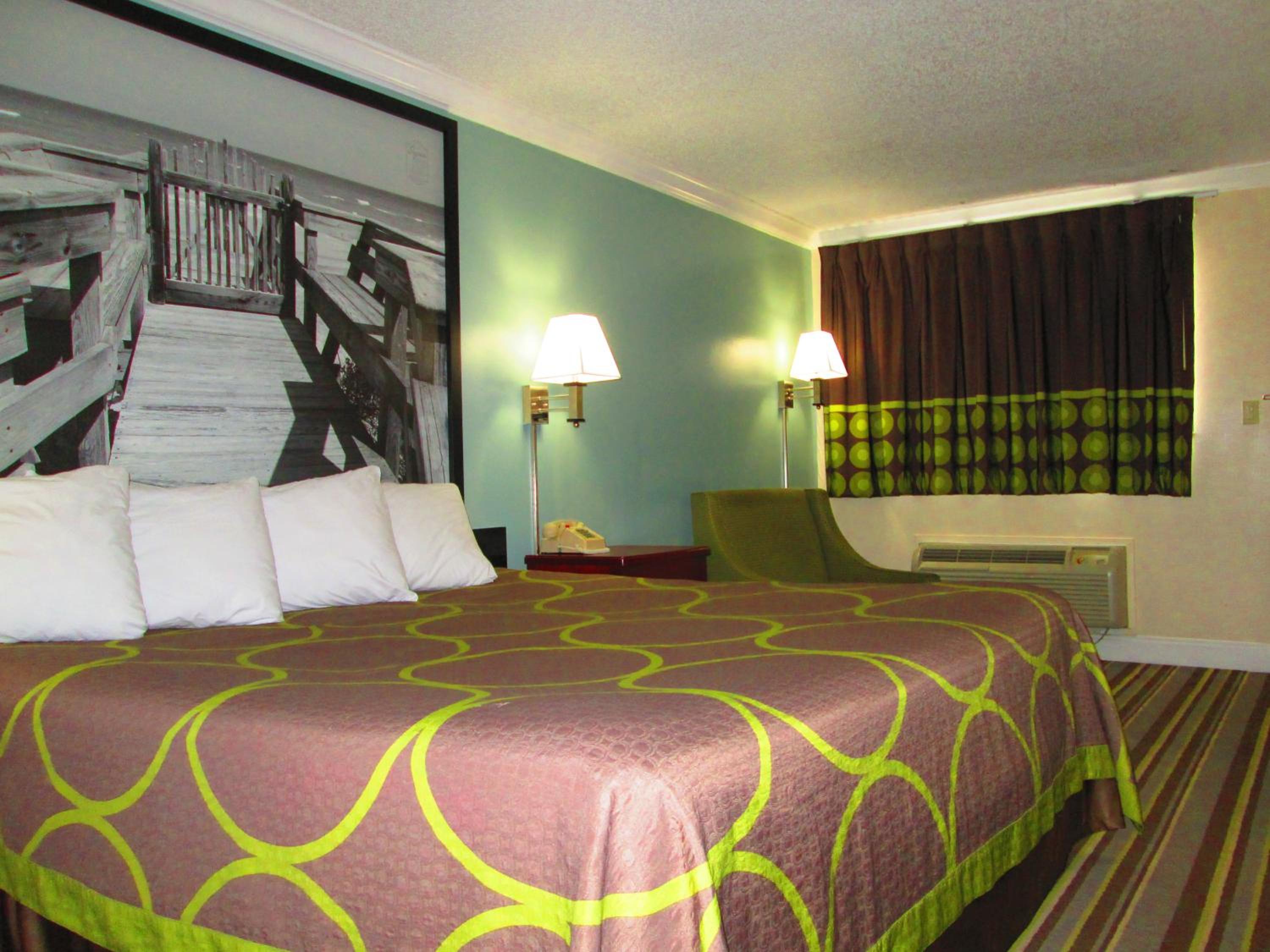King Room with Spa Bath - Non Smoking photo 1