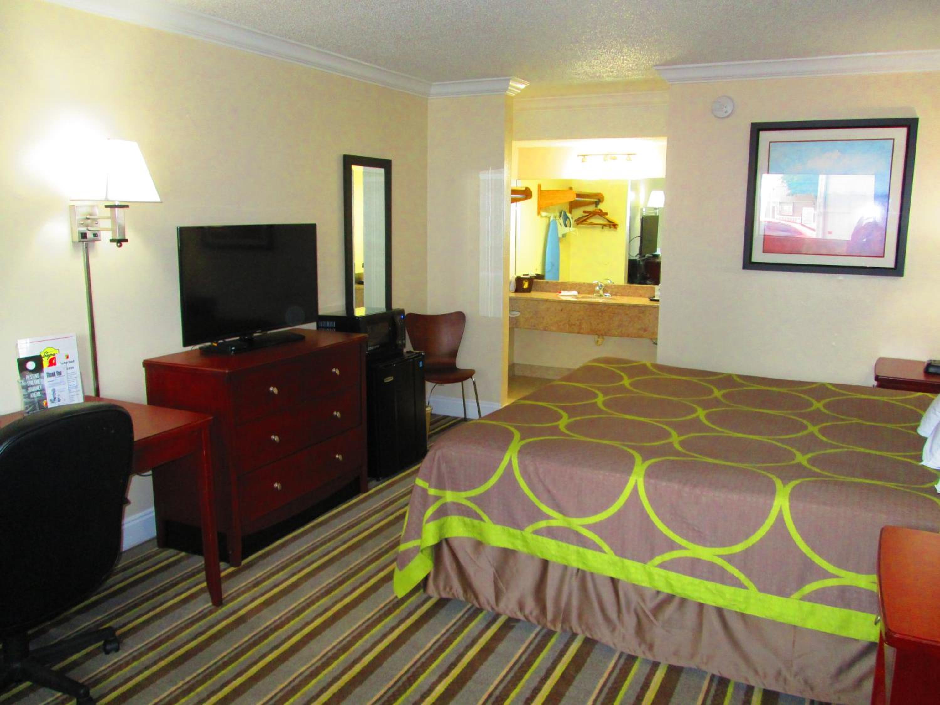 King Room - Non-Smoking photo 1