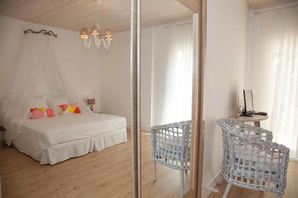 Habitación Doble Deluxe con Balcón y Vista al Mar