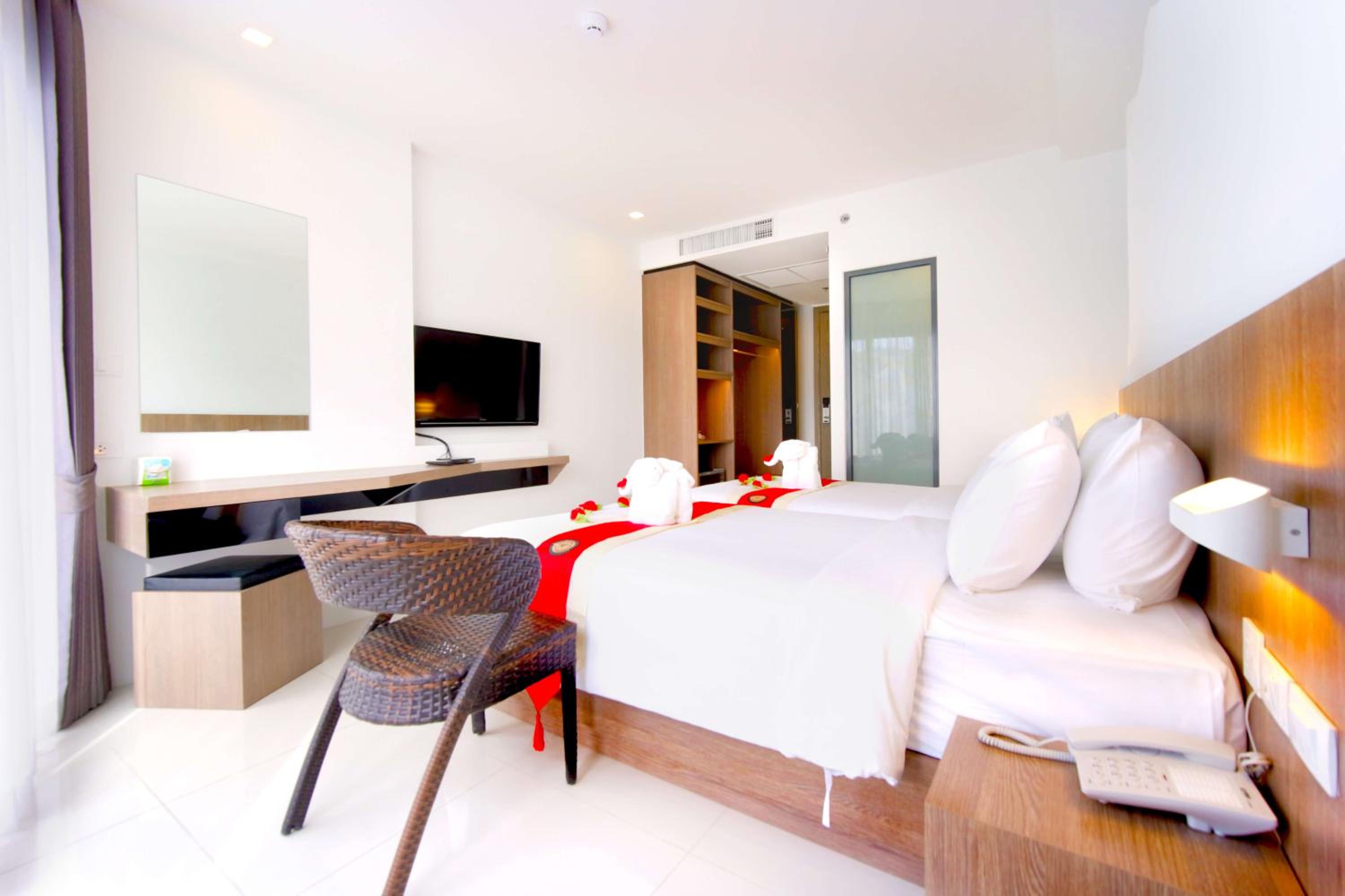 Deluxe Double or Twin Room - Photo 2
