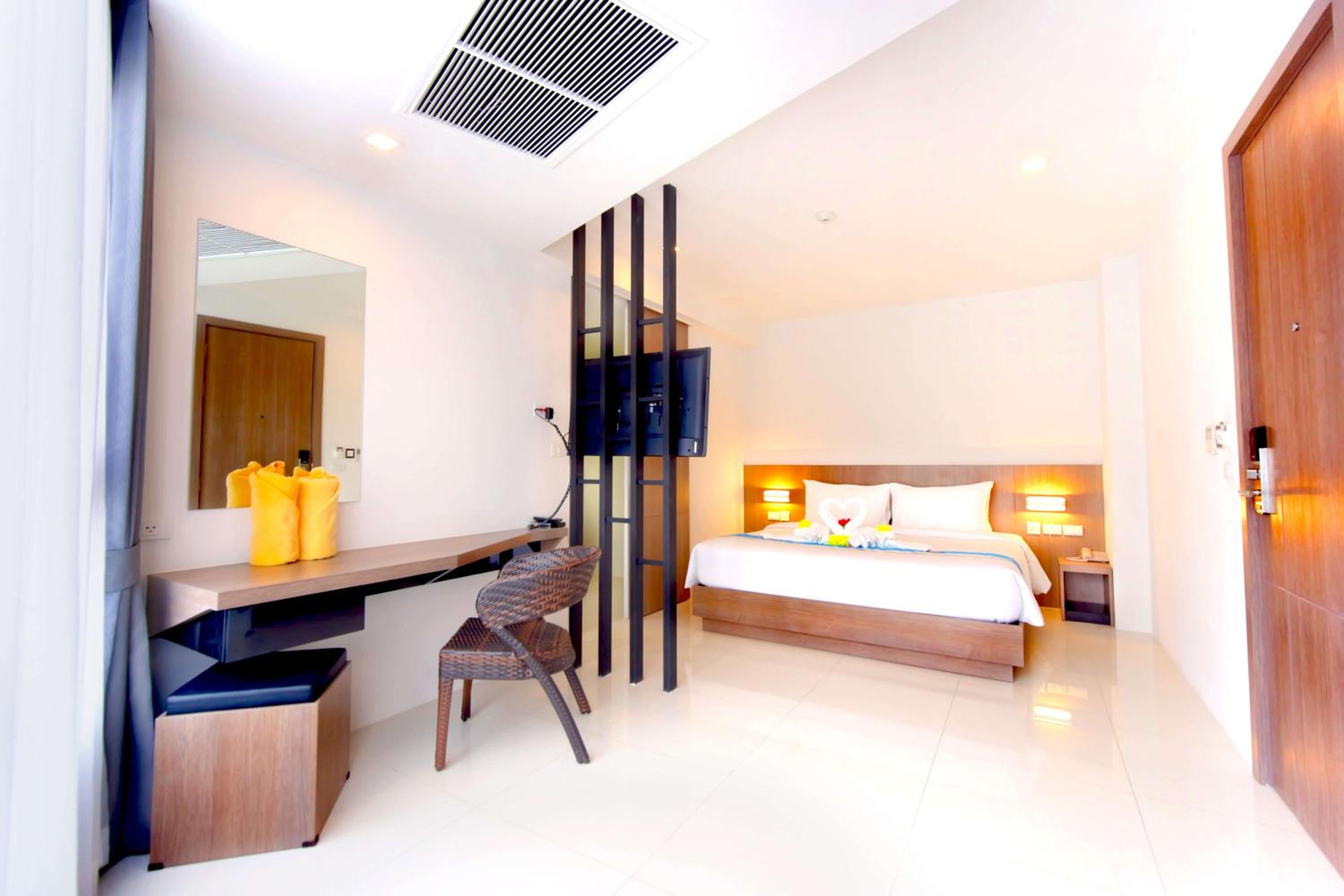 Deluxe Double or Twin Room - Photo 5