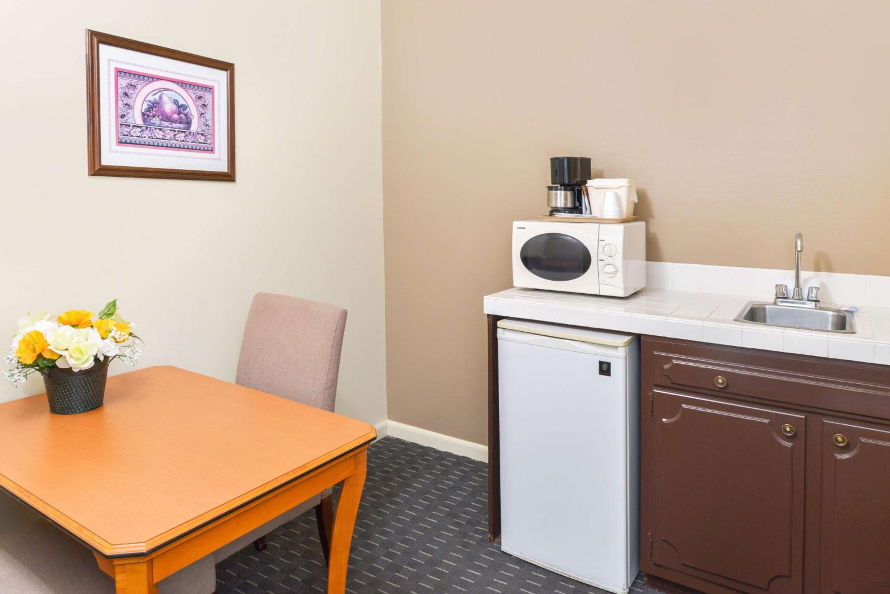 Superior King Room - Photo 6