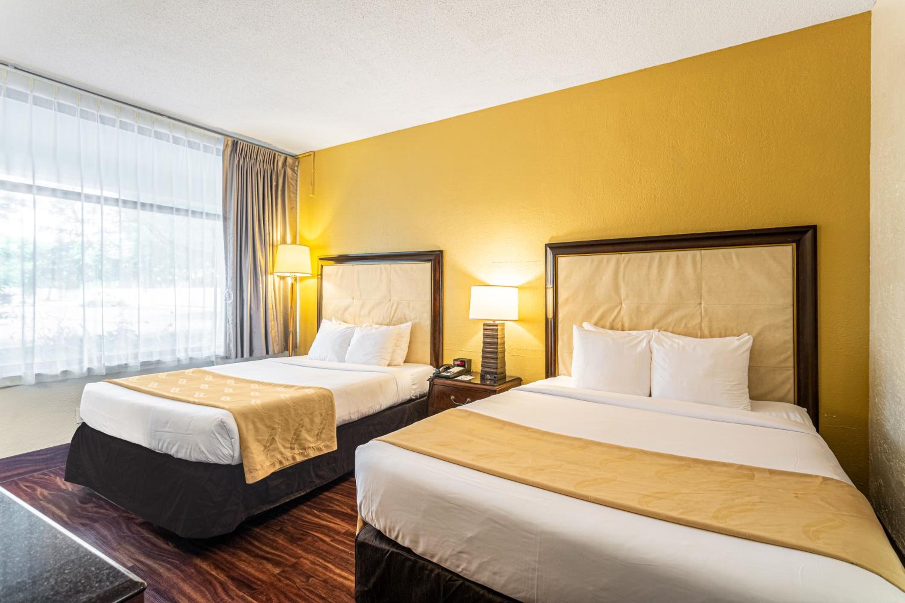 Queen Room With Two Queen Beds - Mobility Accessible/Non-Smoking photo 3