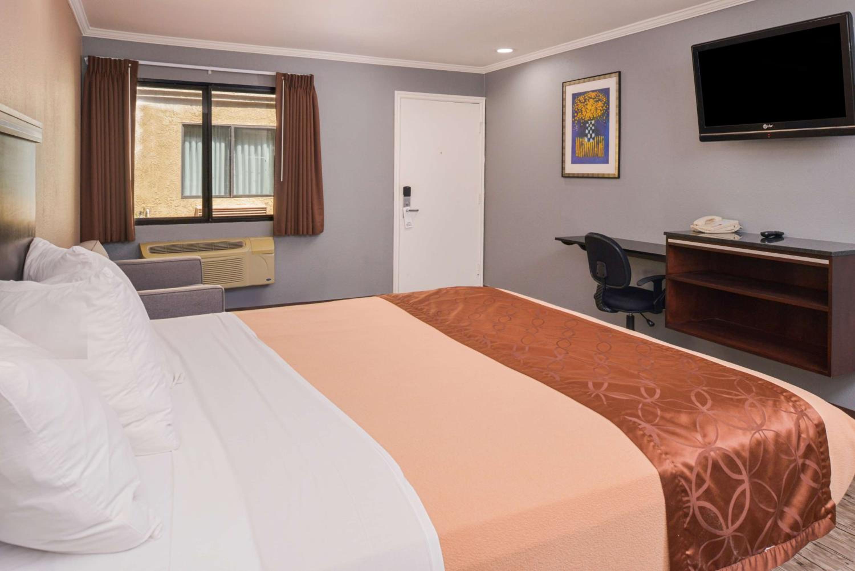 Economy Double Room - Photo 1