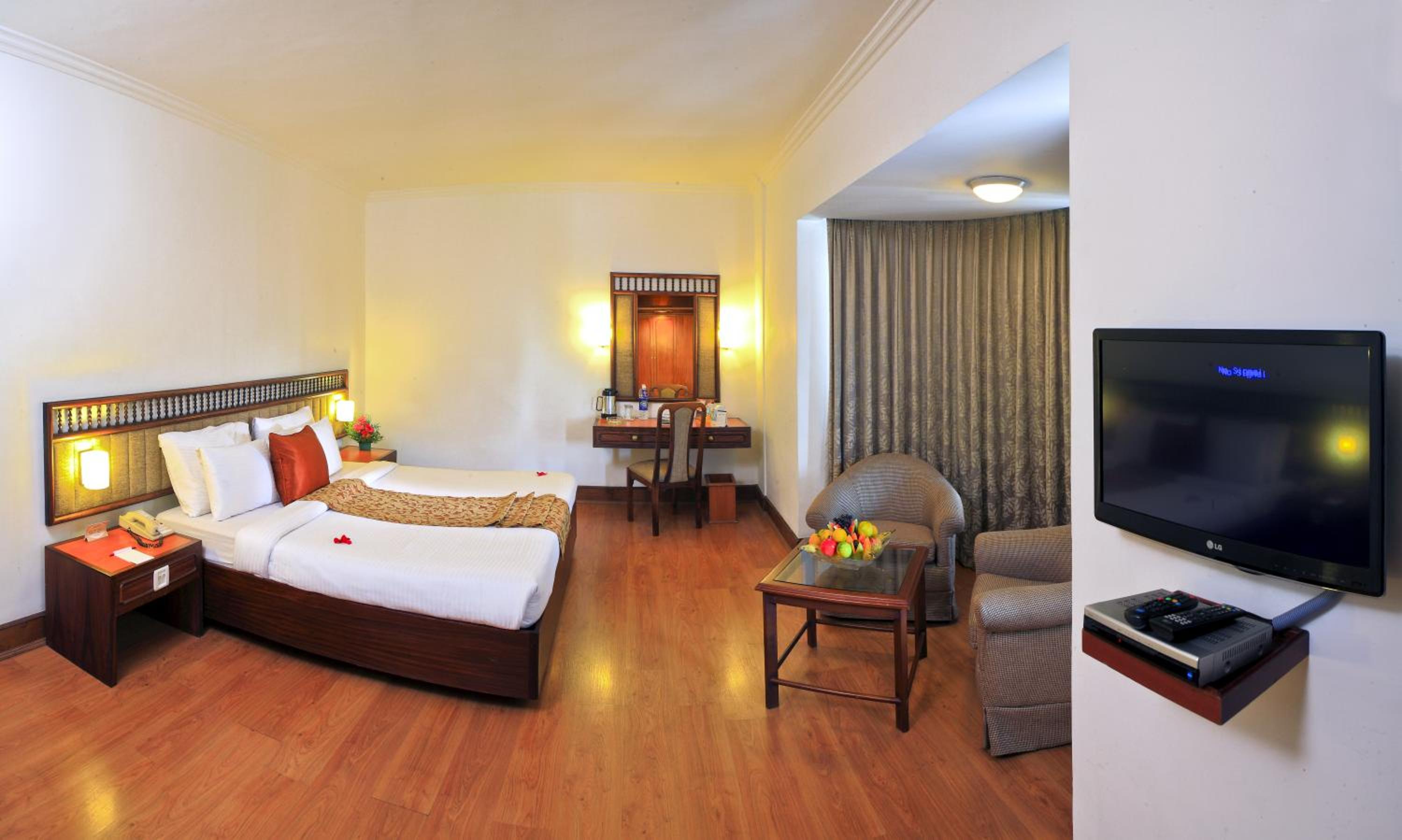 Suite - Photo 7