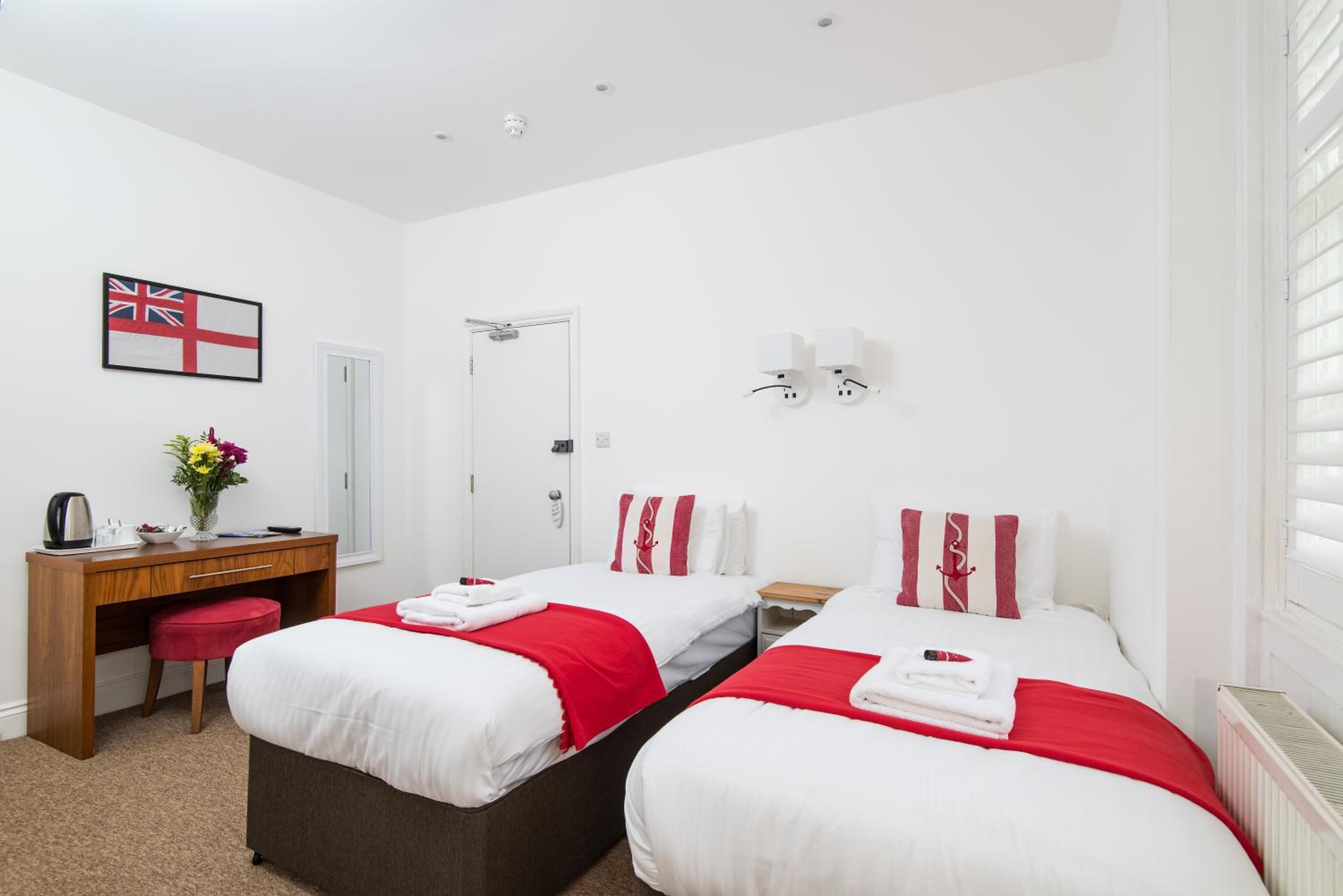 Twin Room with En Suite Bathroom photo 3