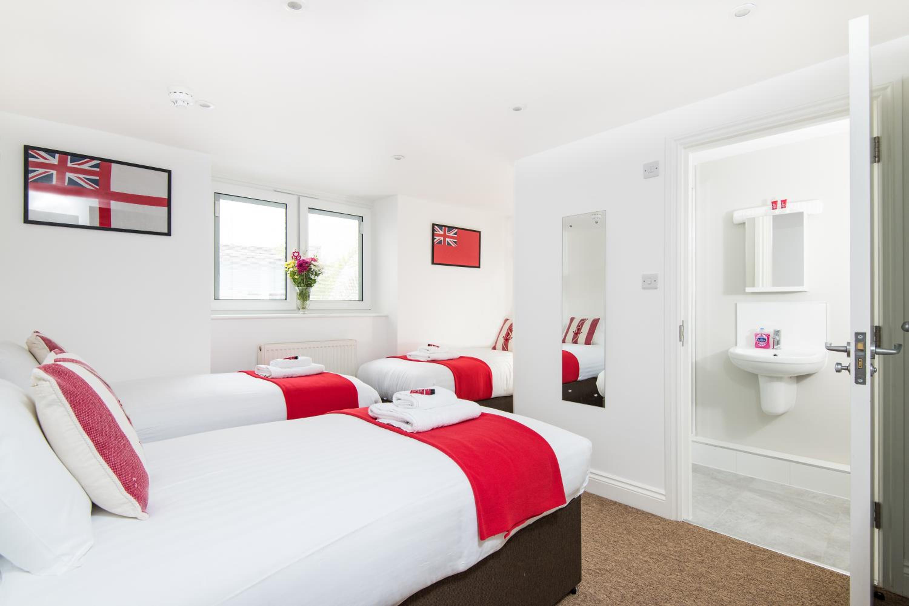 Triple Room with Private Bathroom