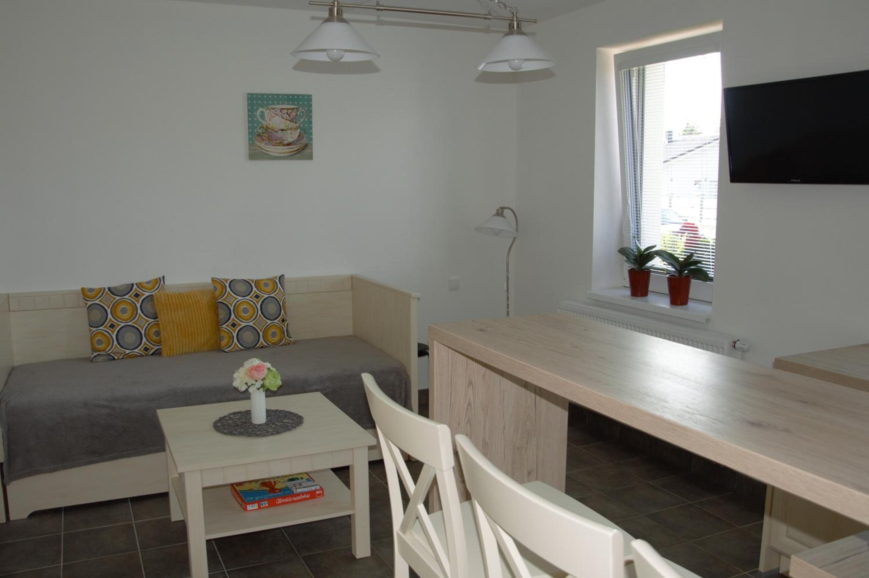 One-Bedroom Apartment - Photo 1
