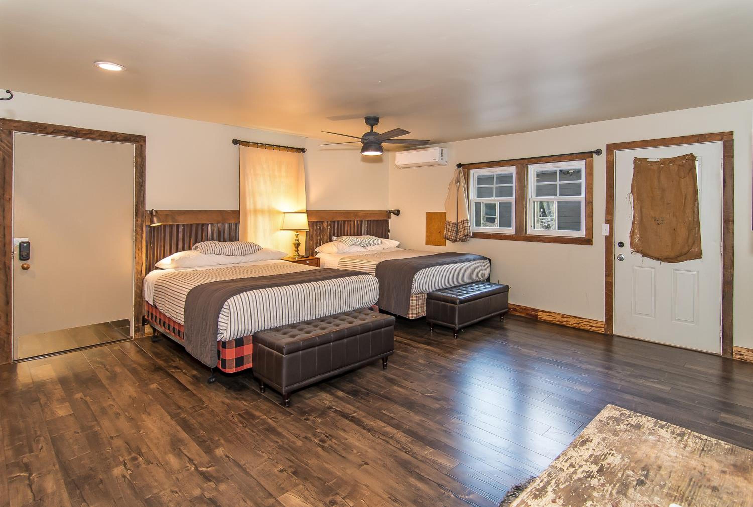 Deluxe Queen Studio with Two Queen Beds #9 - Photo 6