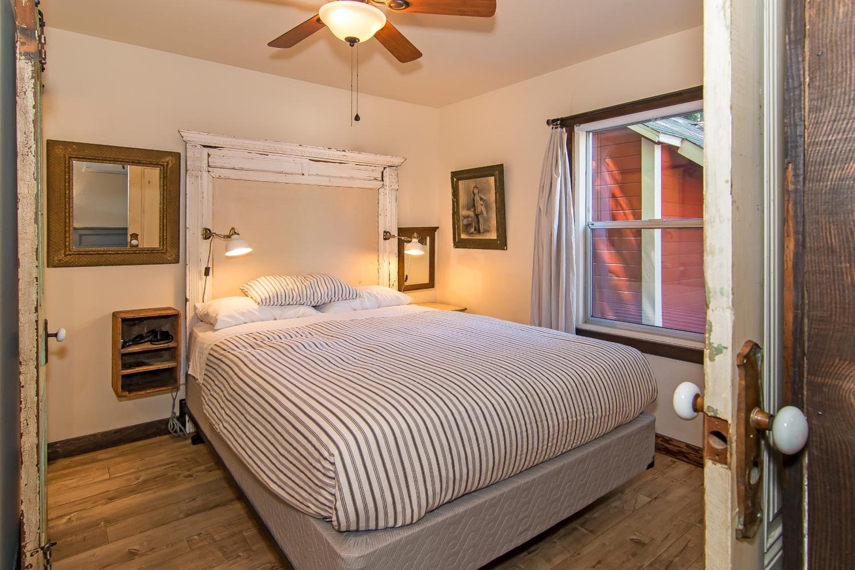 Double Room with Private Bathroom #2 - Photo 20