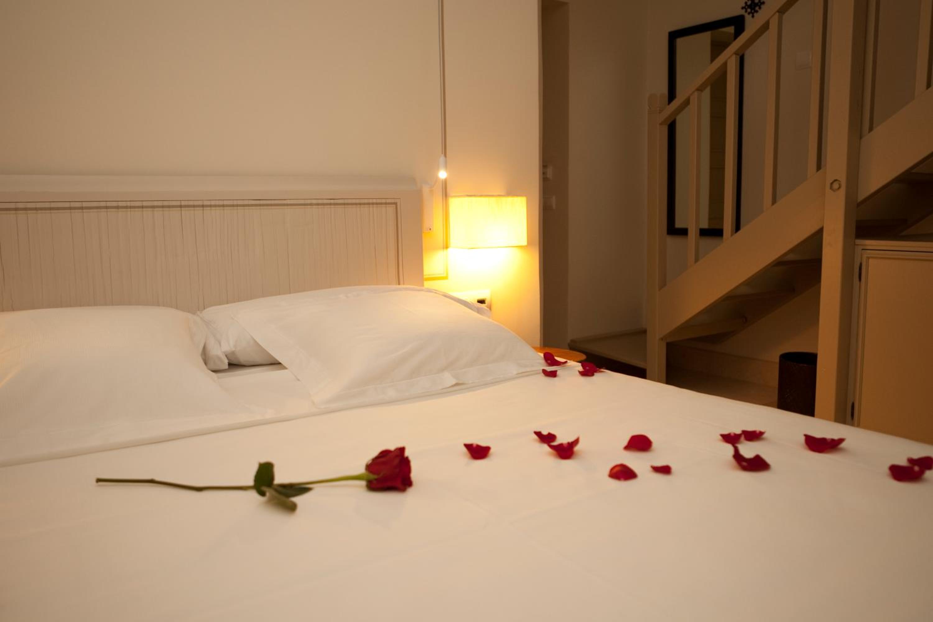 Deluxe Double Room with Terrace - Photo 7