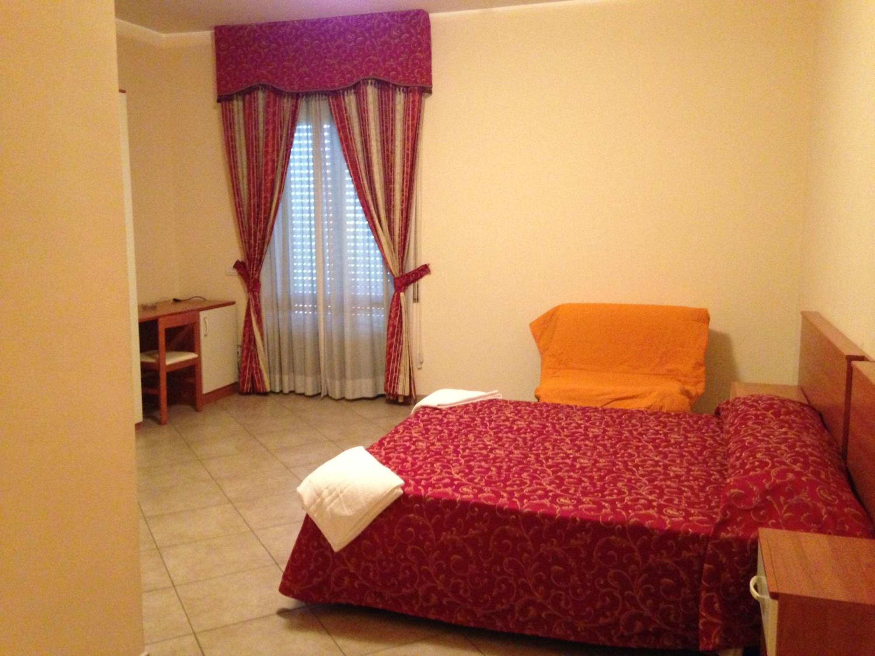 Double Room - Photo 3