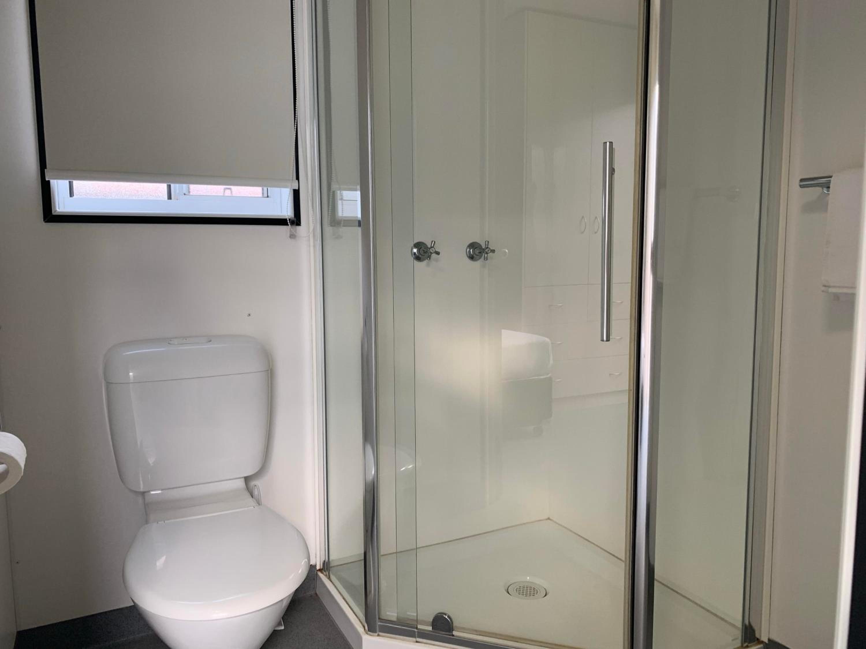 Single Room with Private Bathroom photo 3