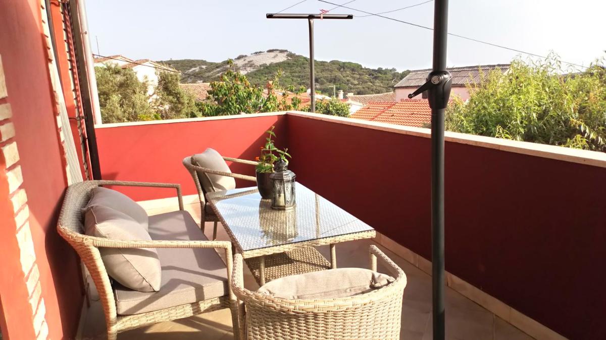 Apartment with Balcony photo 3