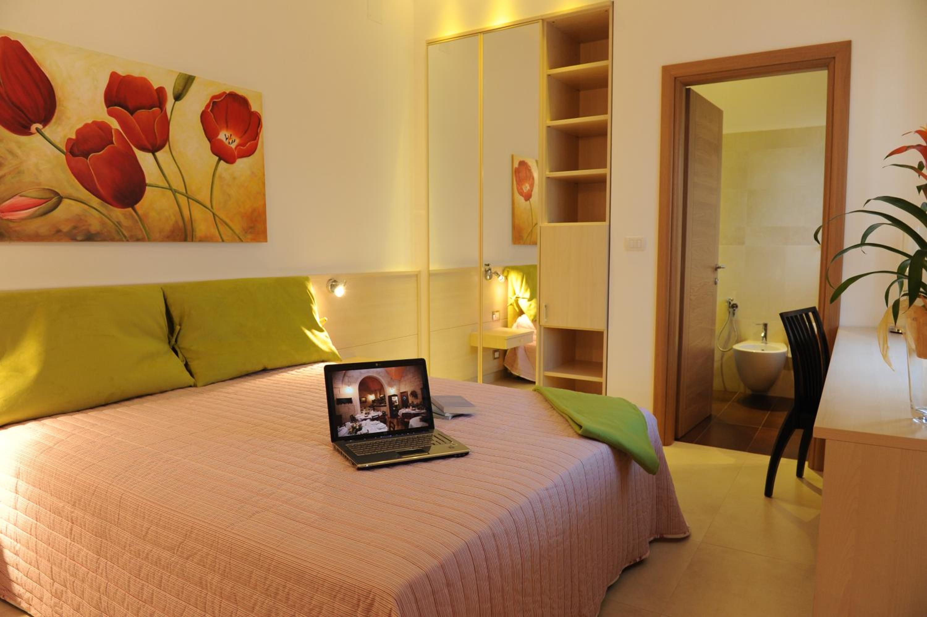 Double Room with Private Bathroom photo 1